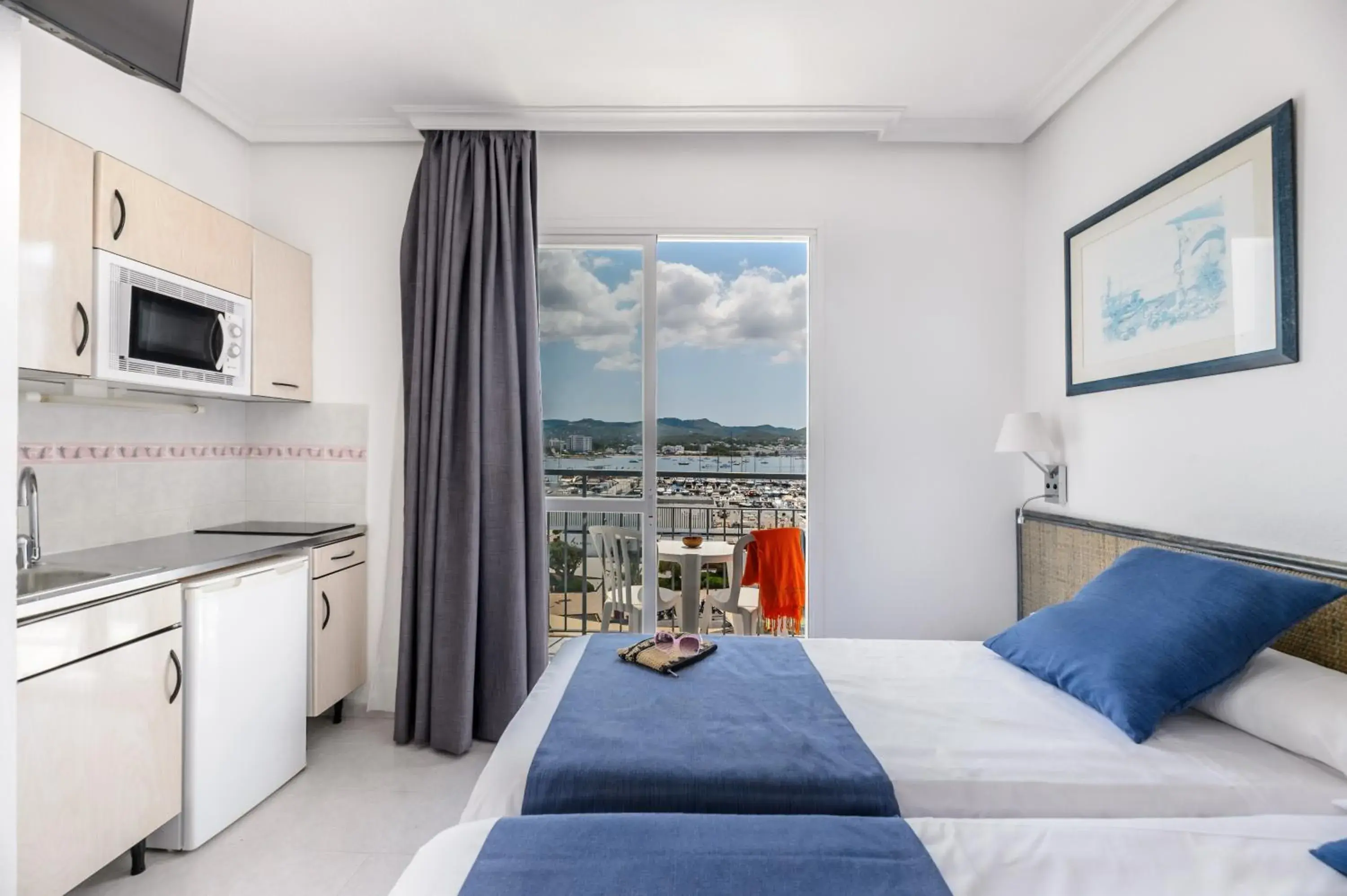 Photo of the whole room, Bed in Aparthotel Vibra del Mar - Adults only Photo of the whole room, Bed in Aparthotel Vibra del Mar - Adults only