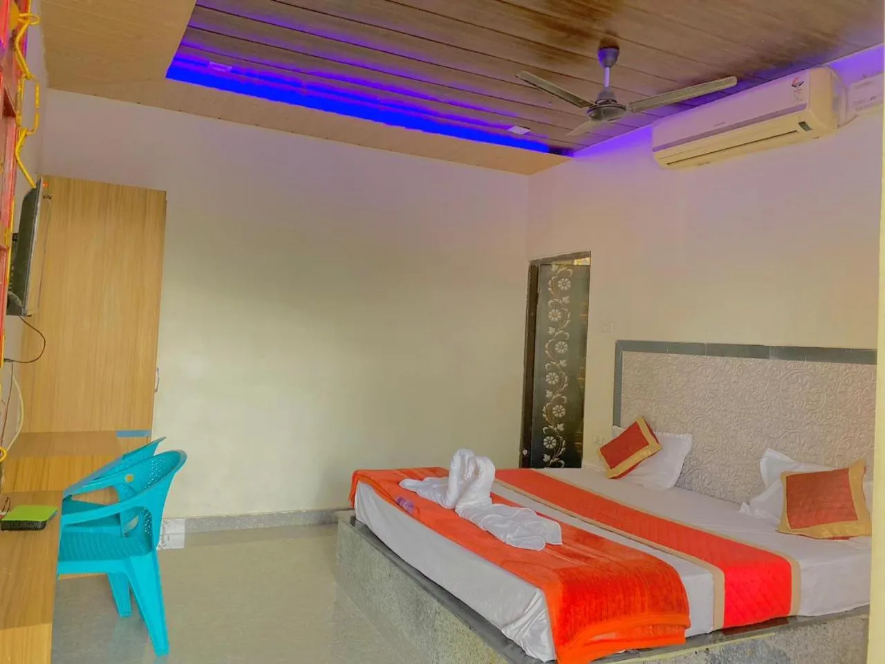 Bed in Ajaypal Garh Resort Near Pushkar and Ajmer