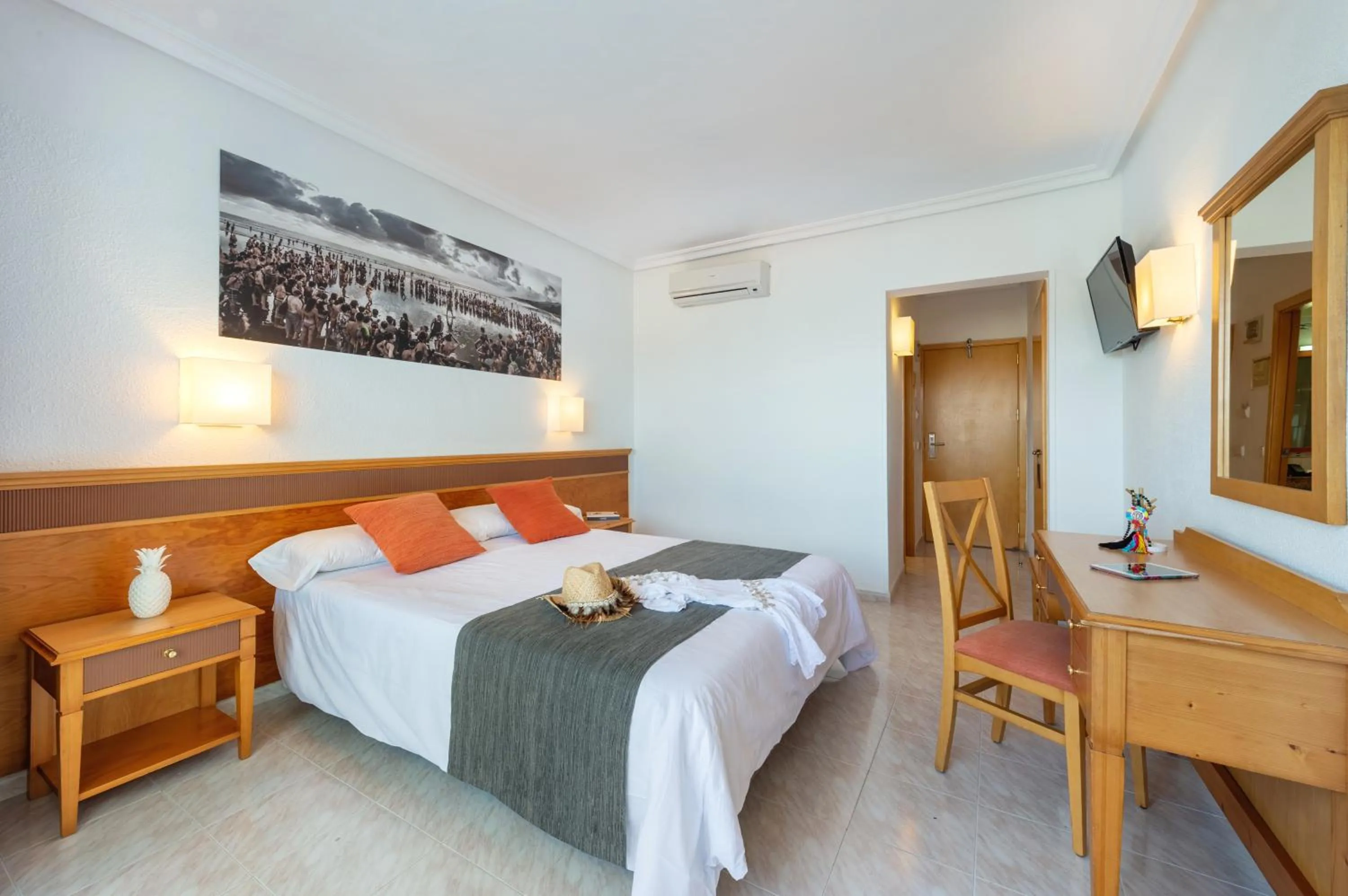 Photo of the whole room, Bed in Hotel Vibra Mare Nostrum