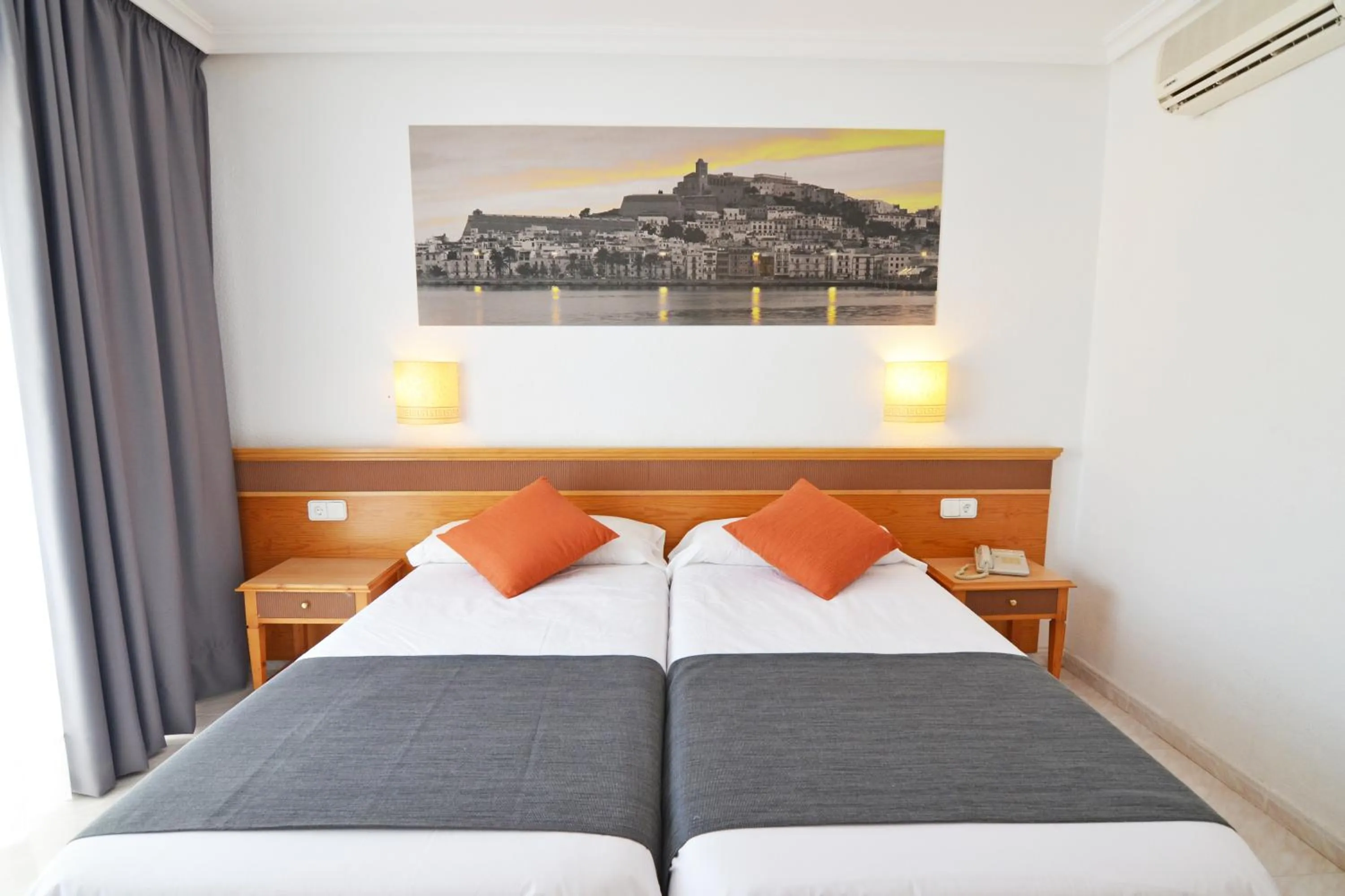 Bedroom, Bed in Hotel Vibra Mare Nostrum