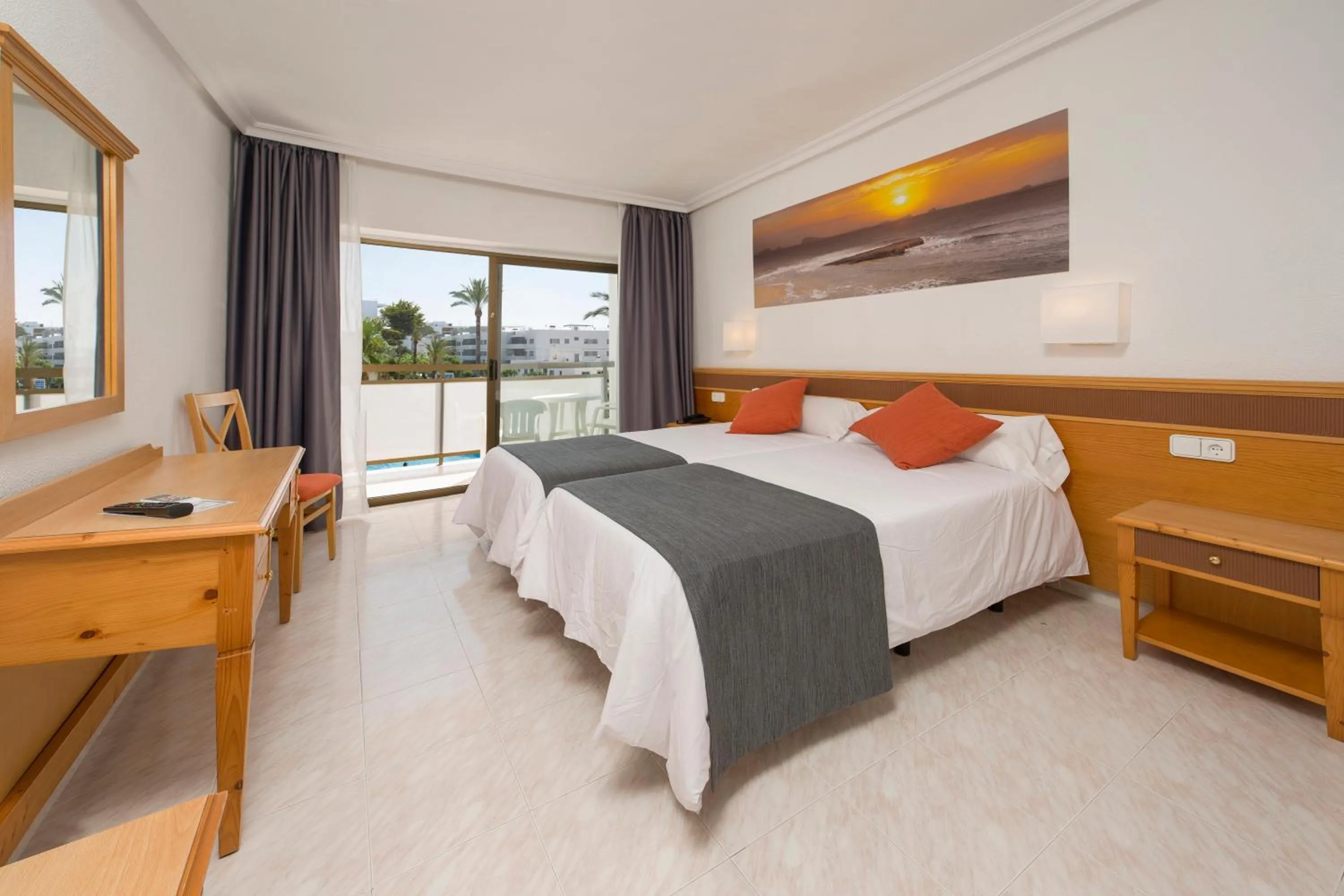 Bedroom, Bed in Hotel Vibra Mare Nostrum