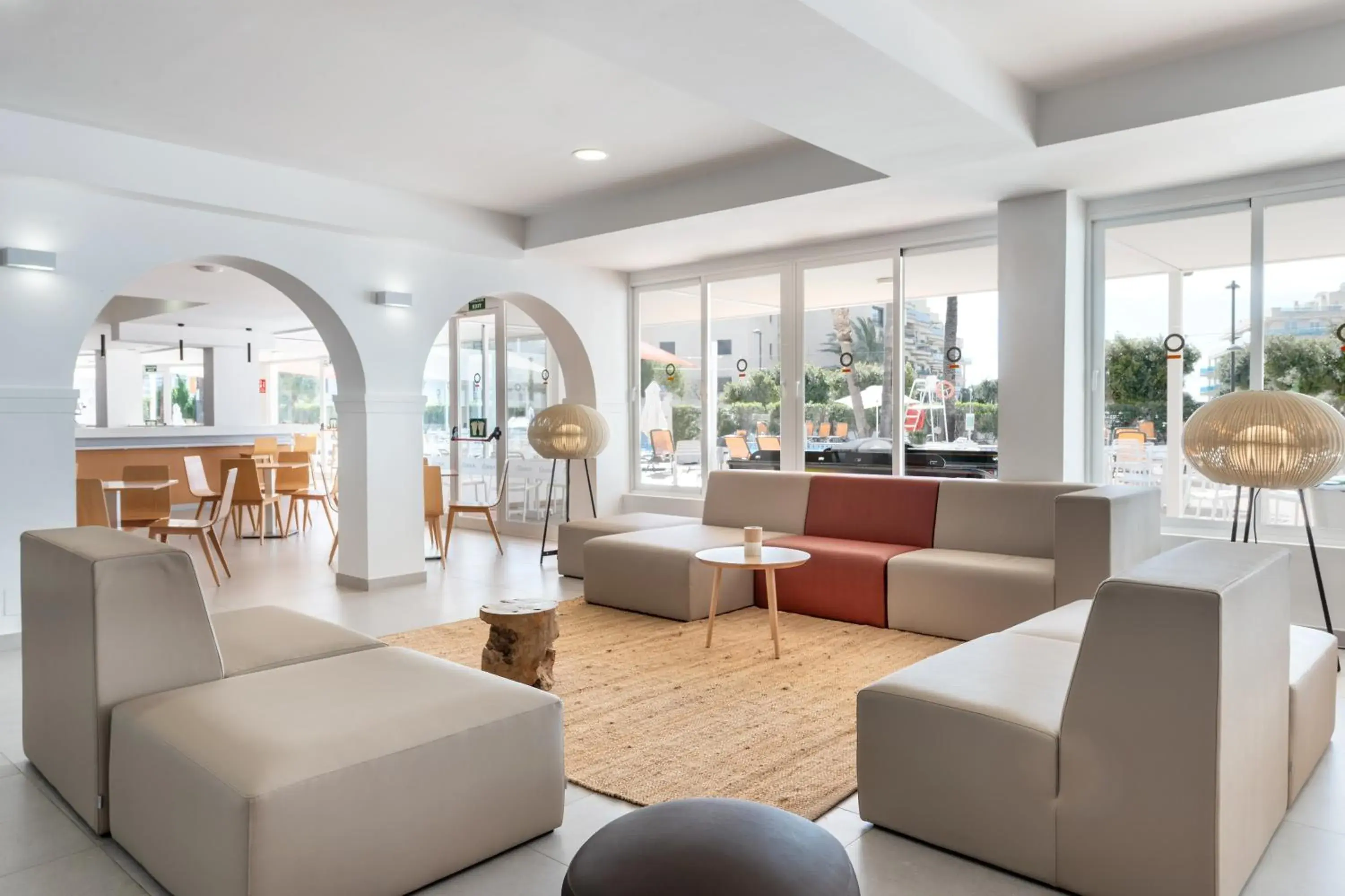 Lounge or bar in Hotel Vibra Mare Nostrum Lounge or bar in Hotel Vibra Mare Nostrum