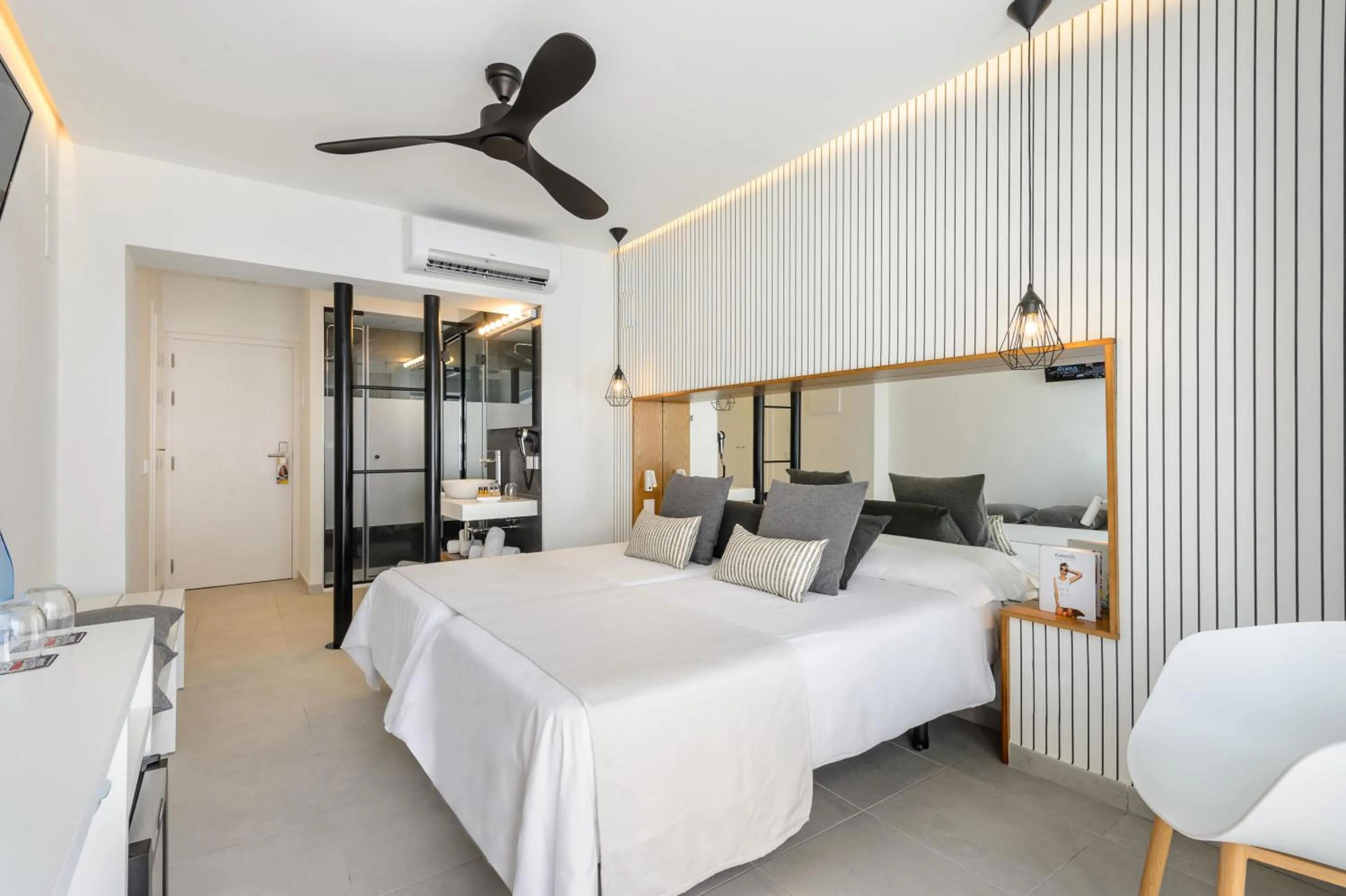 Bed in Hotel Vibra Mare Nostrum