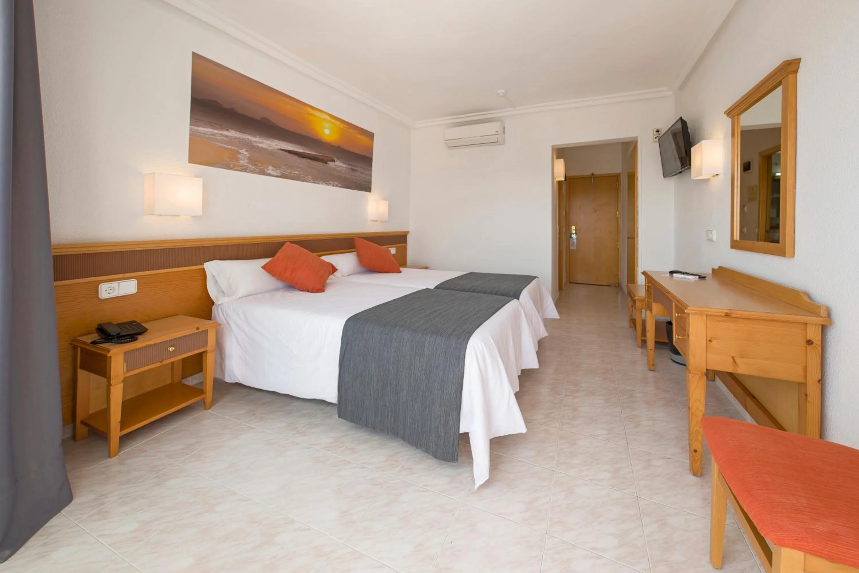 Bedroom, Bed in Hotel Vibra Mare Nostrum