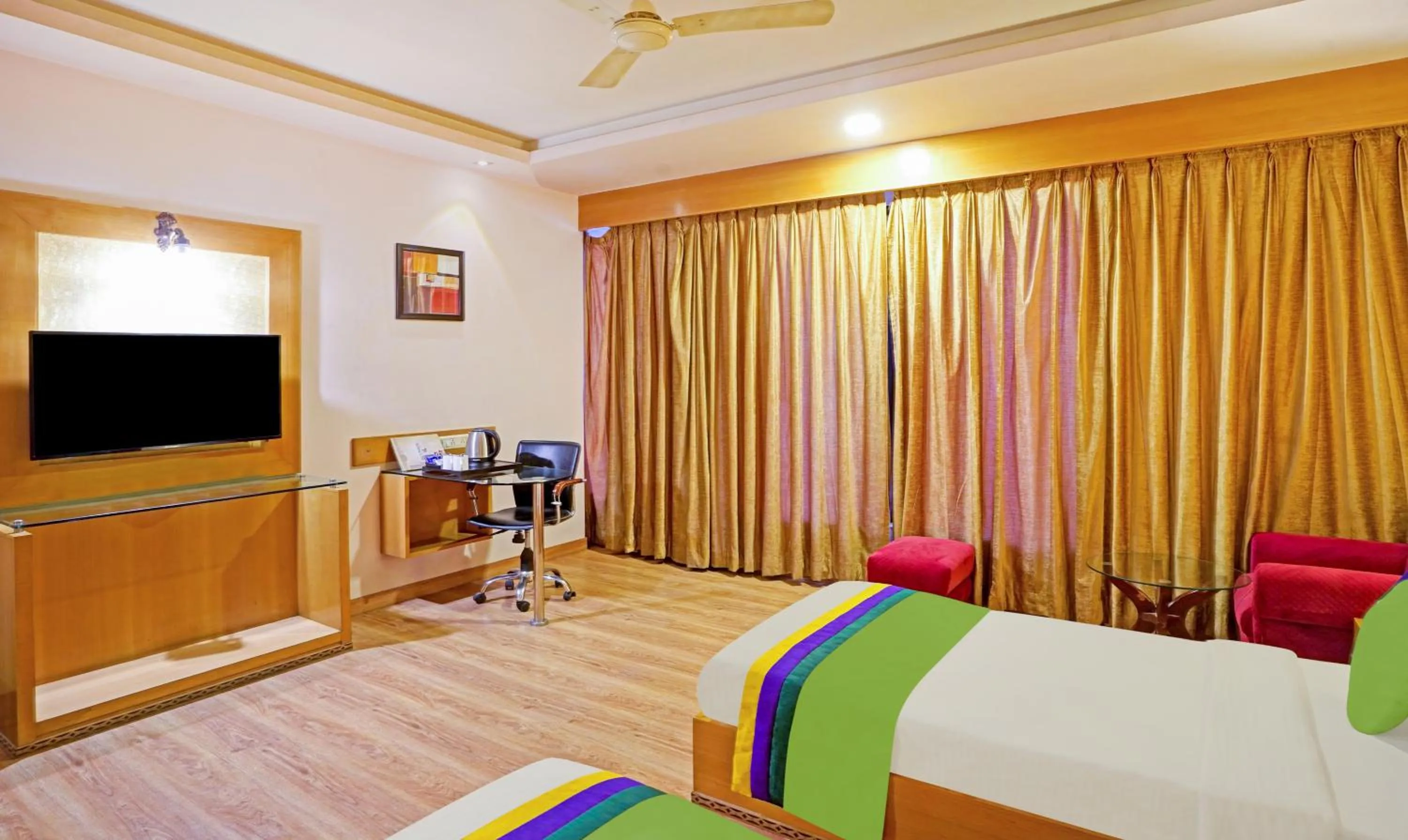 Bedroom, Bed in Treebo Royal Cm - City Center