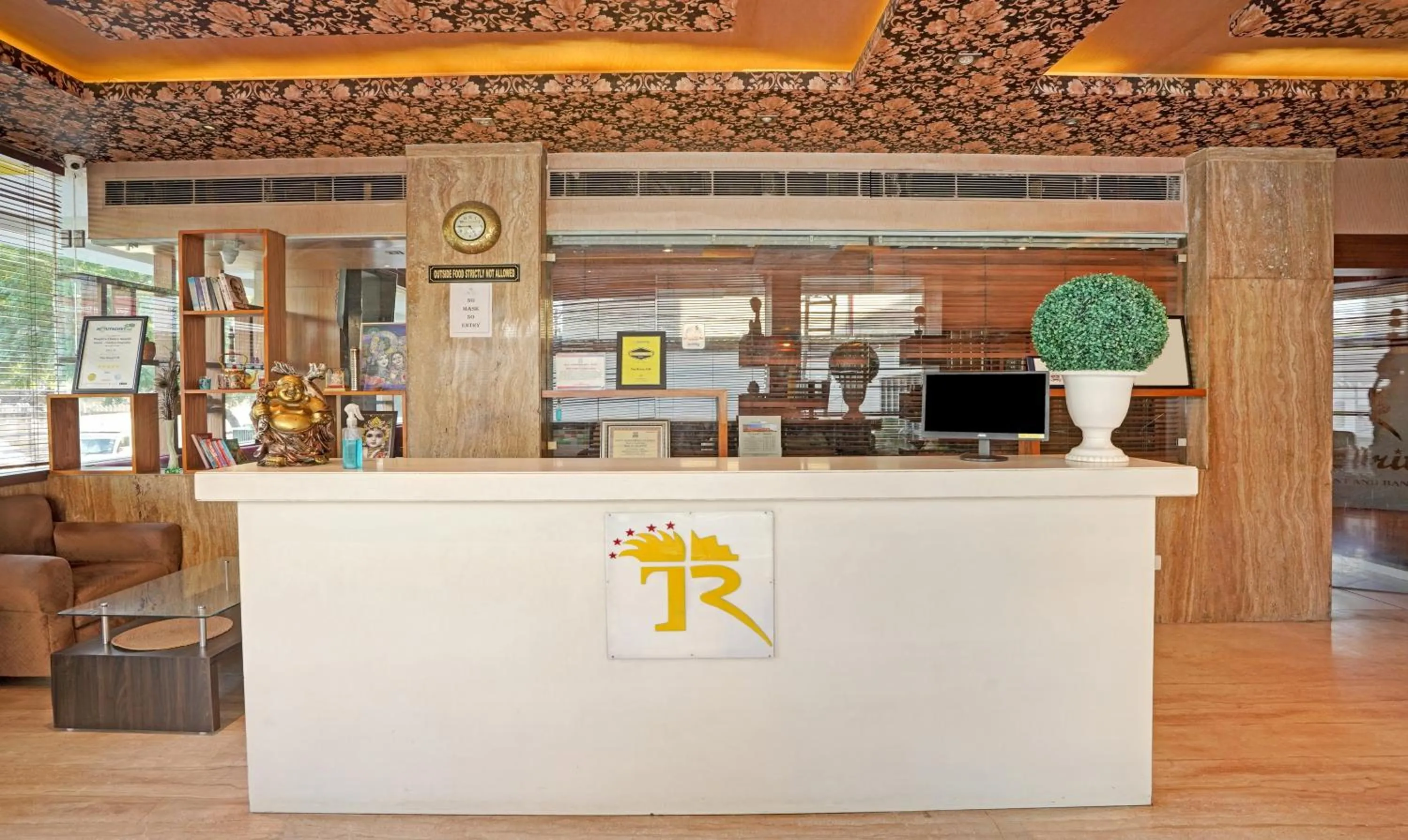 Lobby or reception in Treebo Royal Cm - City Center