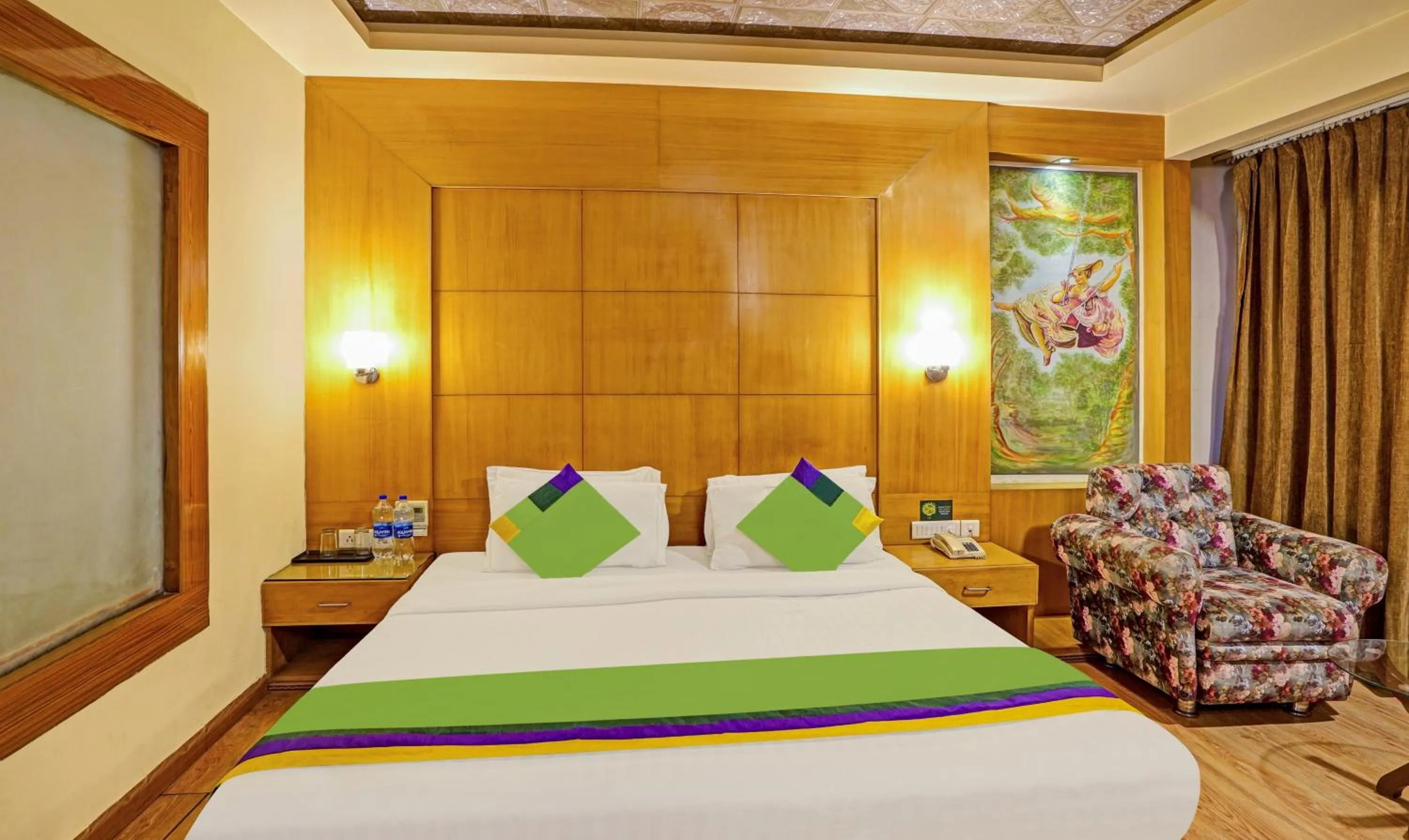 Bedroom, Bed in Treebo Royal Cm - City Center