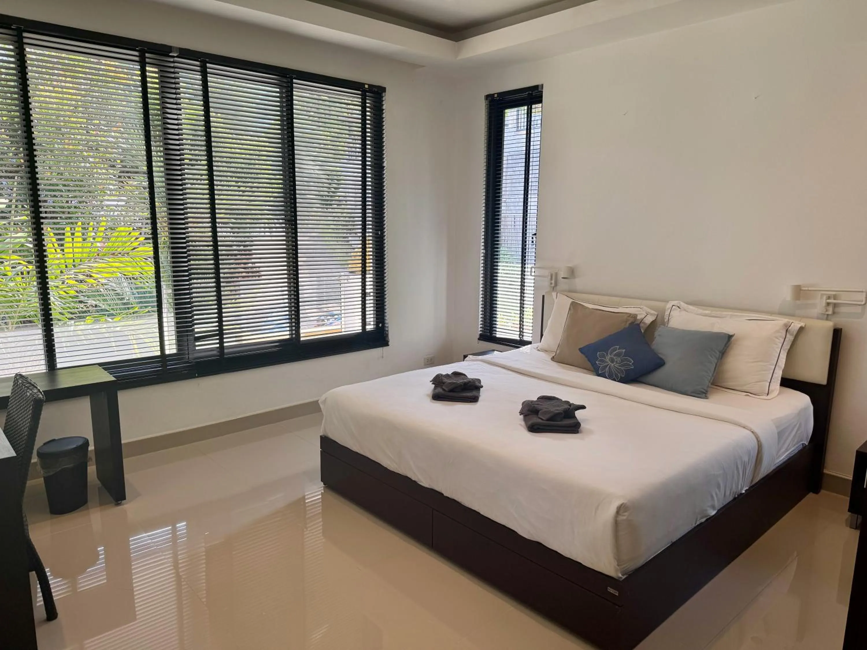 Bed in The Carma - stylish and luxury sea view pool villa