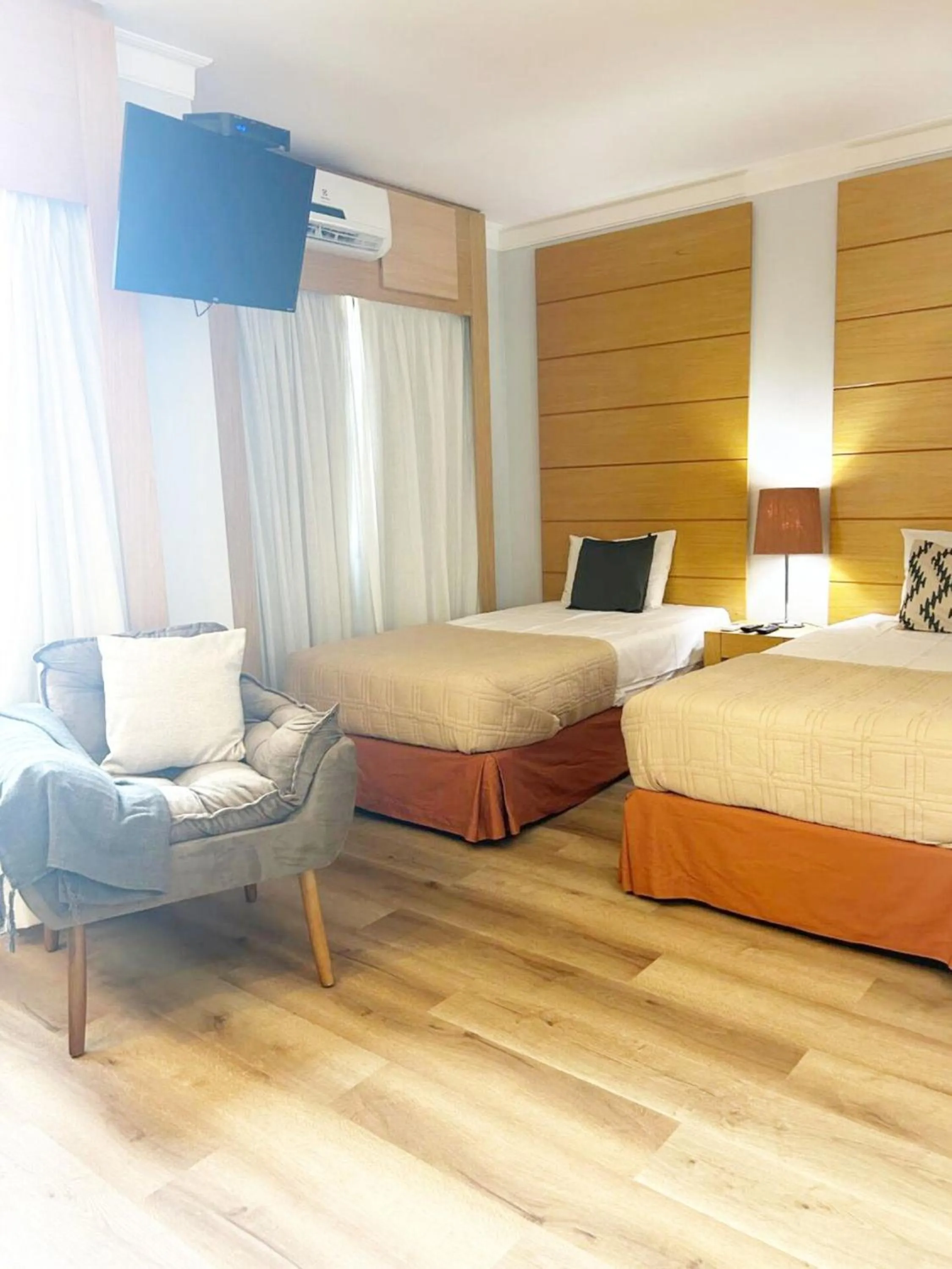 Photo of the whole room in Suite Flat Congonhas Duplo 1504