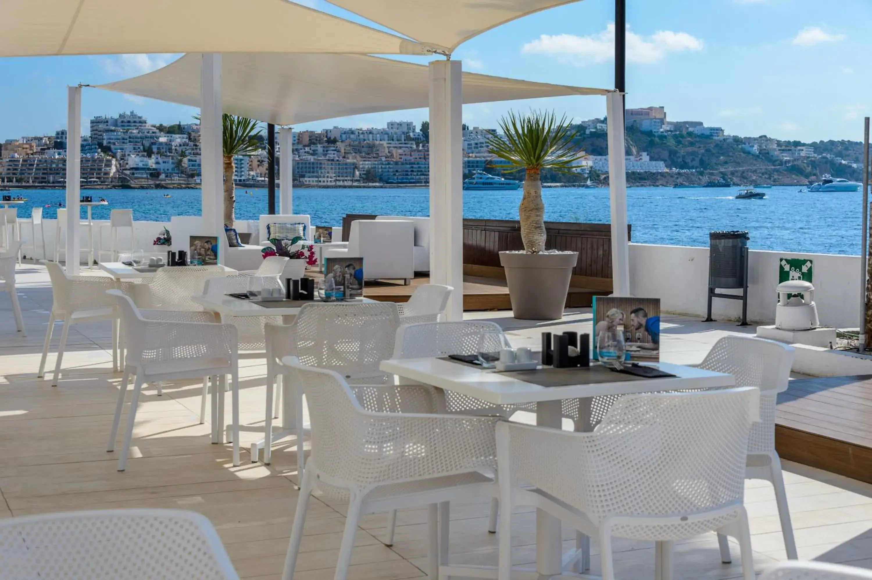 Lounge or bar in Apartamentos Vibra Jabeque Dreams Lounge or bar in Apartamentos Vibra Jabeque Dreams