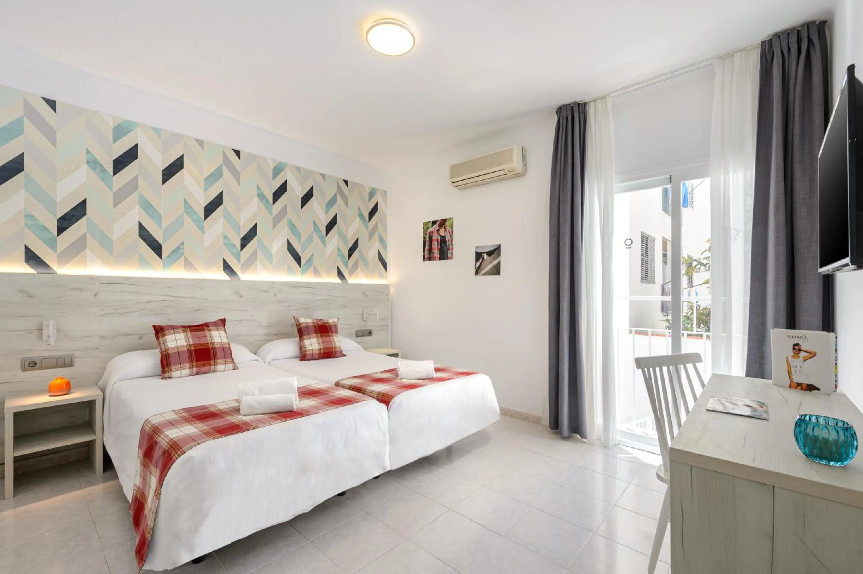 Bed in Hotel Vibra Lei Ibiza - Adults only