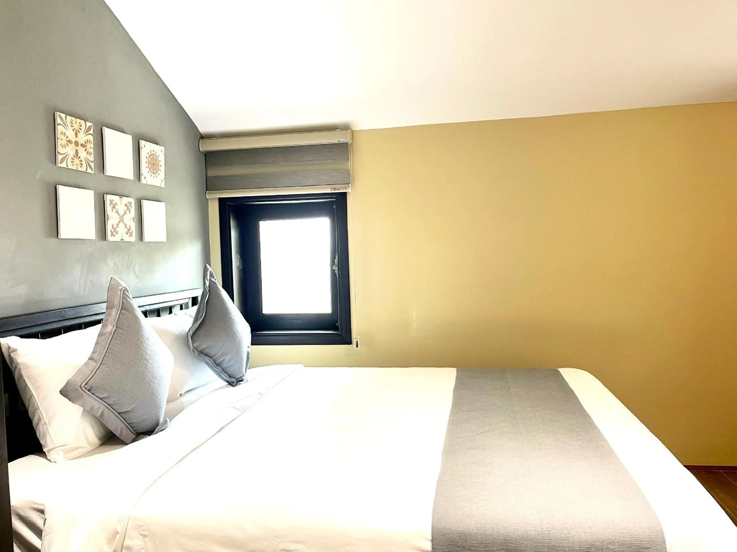 Bedroom, Bed in Hoianan Boutique Hotel