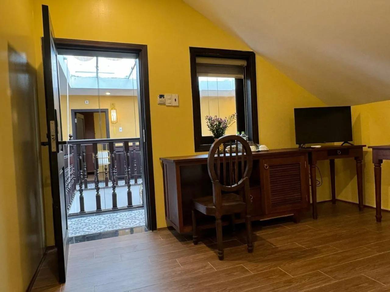 TV and multimedia in Hoianan Boutique Hotel