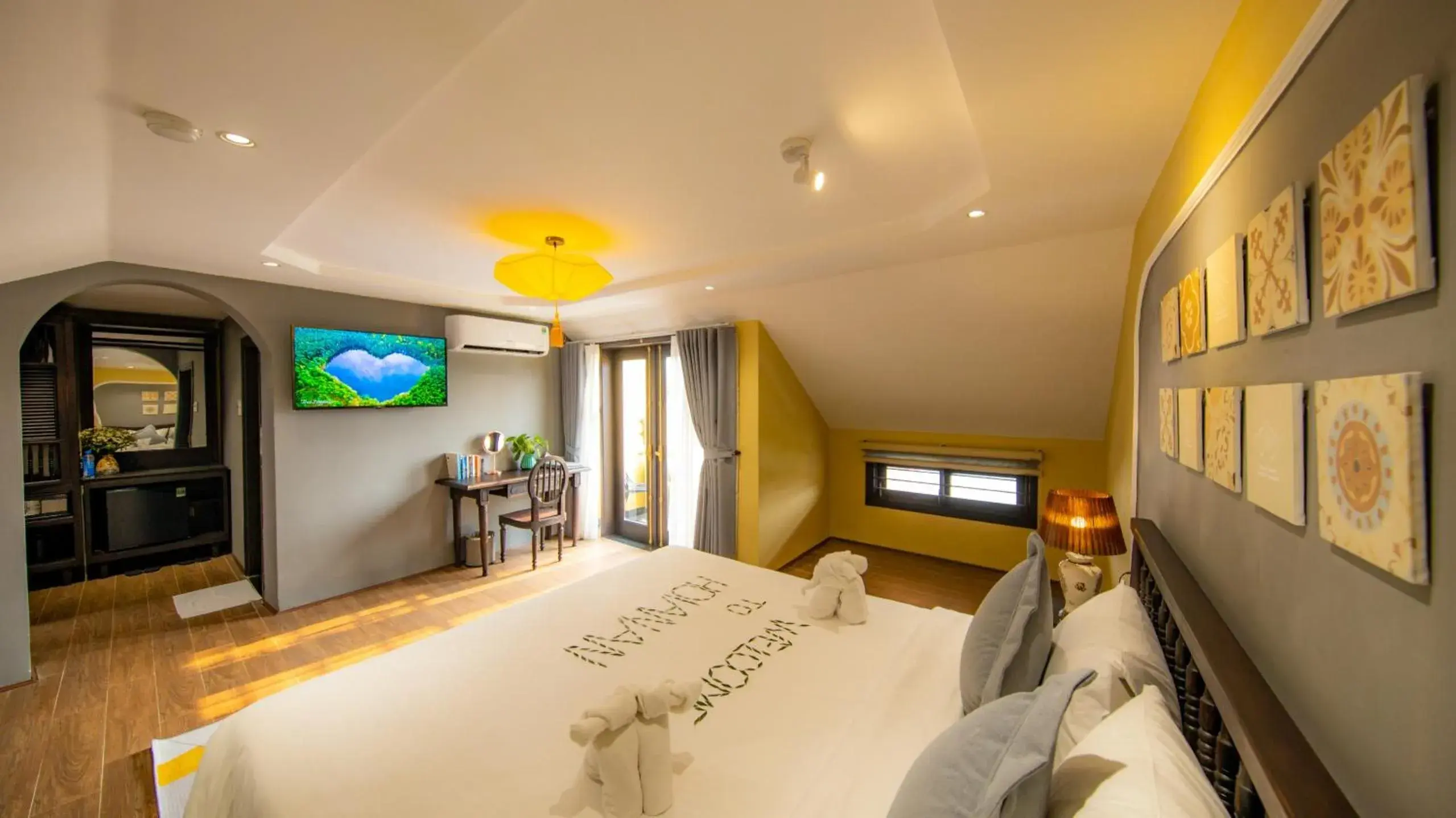 Deluxe Double Room with Bath in Hoianan Boutique Hotel Deluxe Double Room with Bath in Hoianan Boutique Hotel