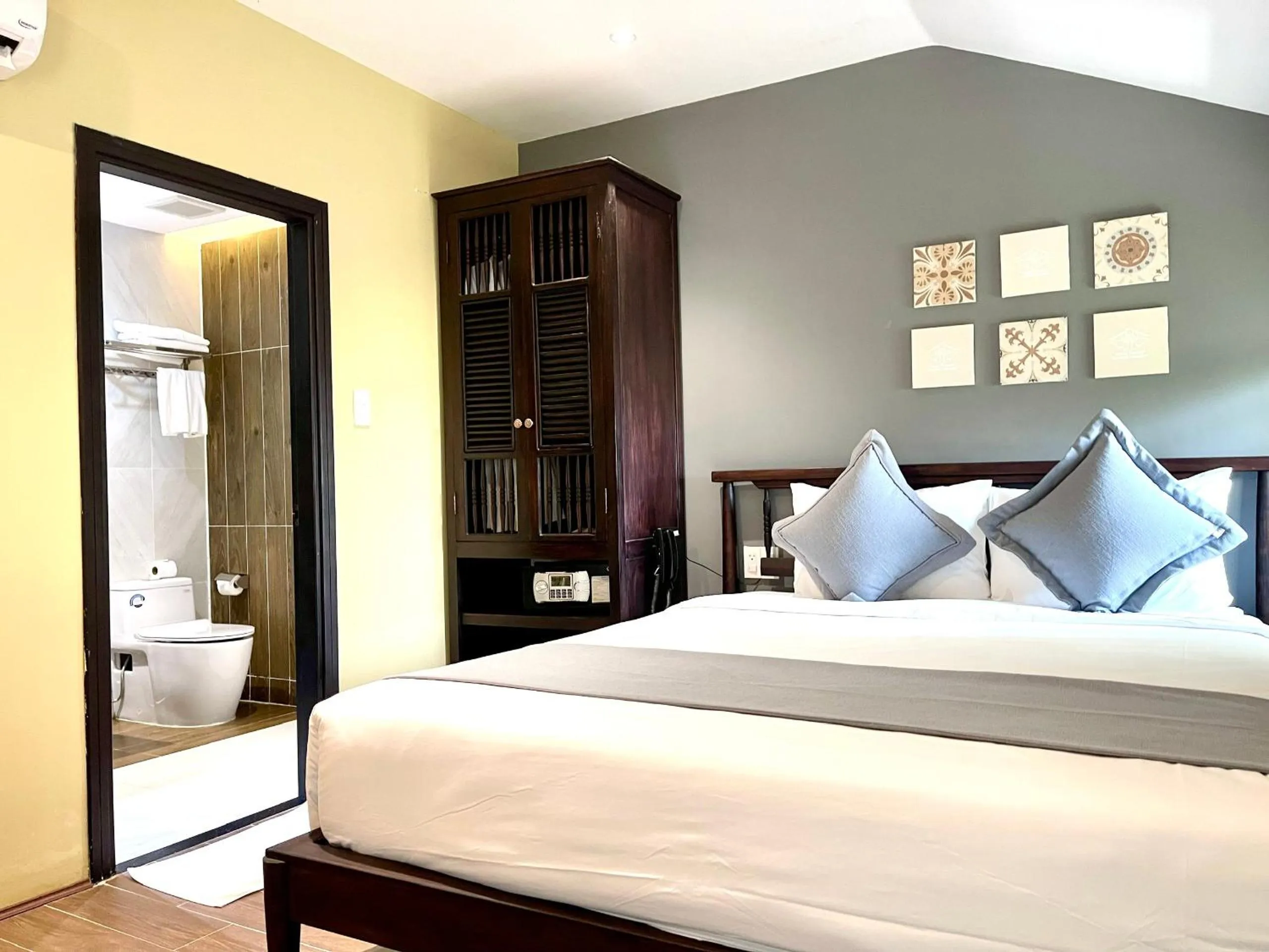 Bed in Hoianan Boutique Hotel