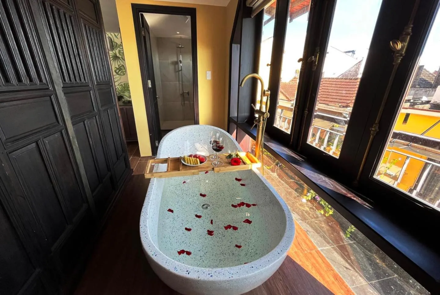 Bath in Hoianan Boutique Hotel