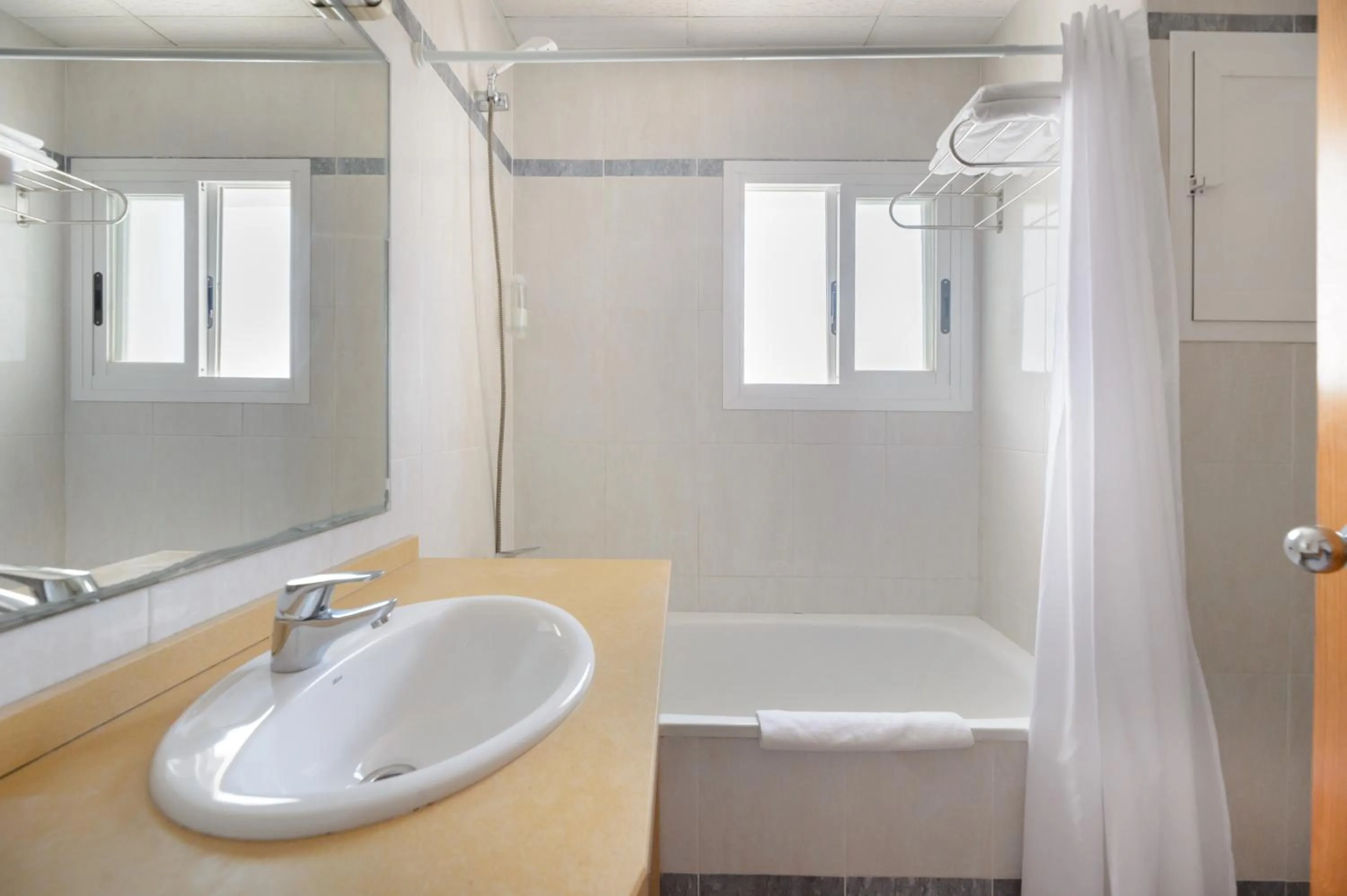 Bathroom in Aparthotel Vibra Sanan - Adults only