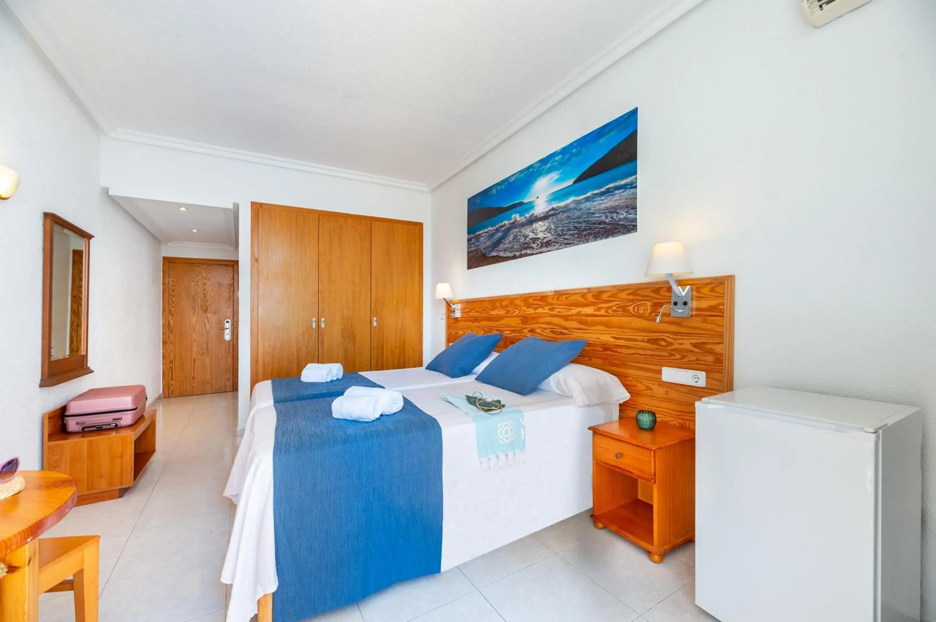 Photo of the whole room, Bed in Aparthotel Vibra Sanan - Adults only Photo of the whole room, Bed in Aparthotel Vibra Sanan - Adults only