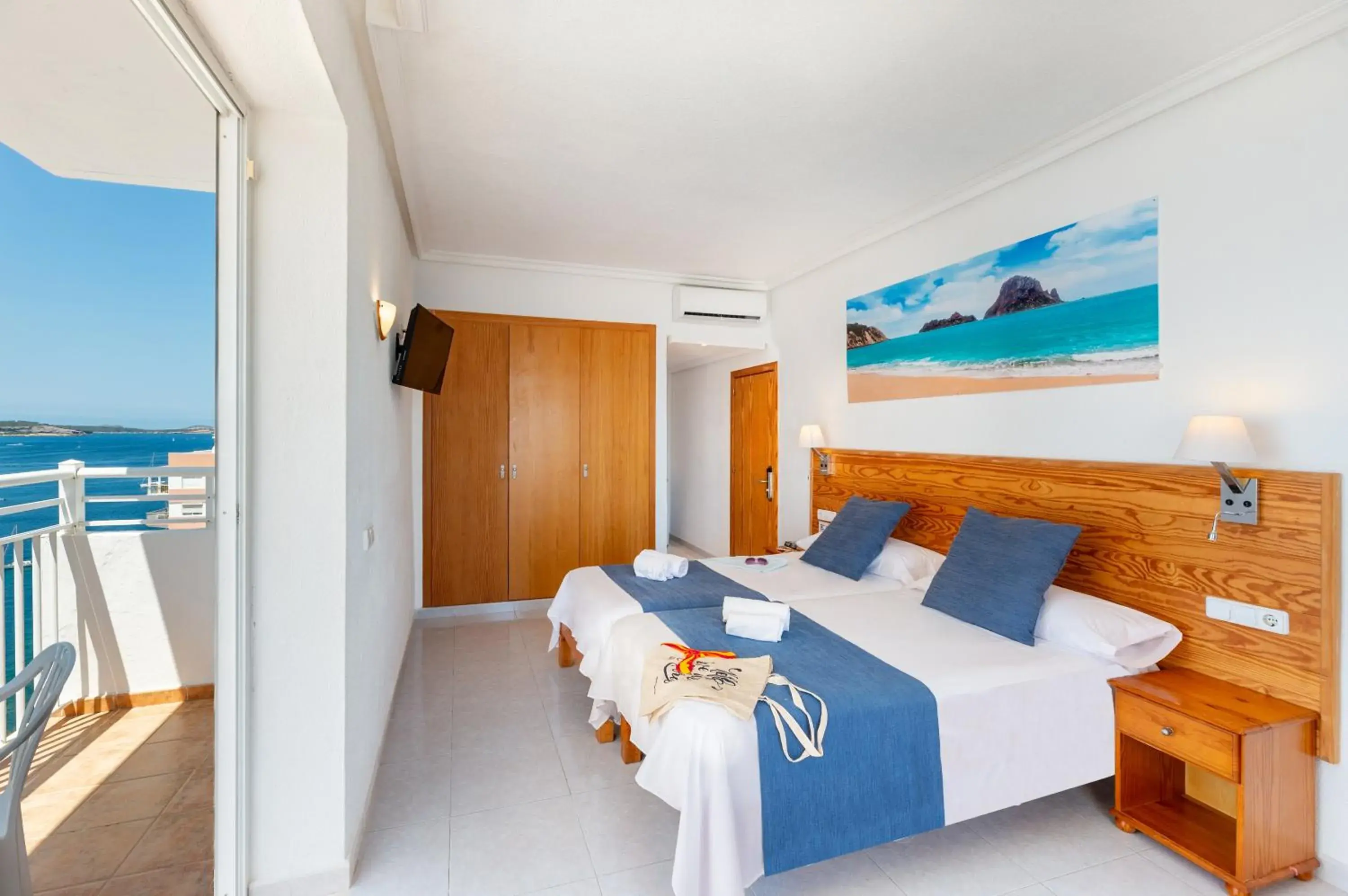 Bed in Aparthotel Vibra Sanan - Adults only Bed in Aparthotel Vibra Sanan - Adults only