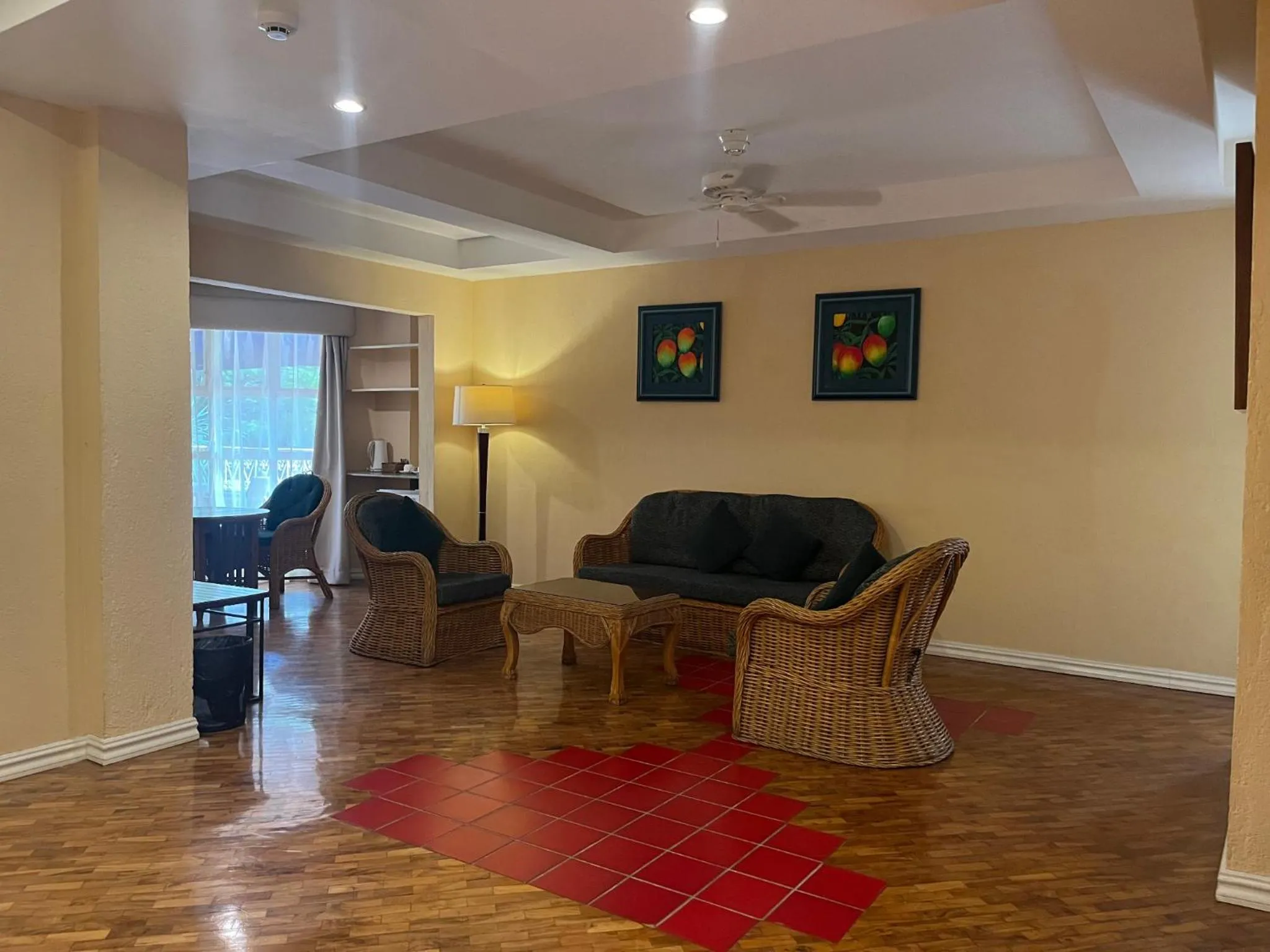 Living room in Coco Grande Hotel