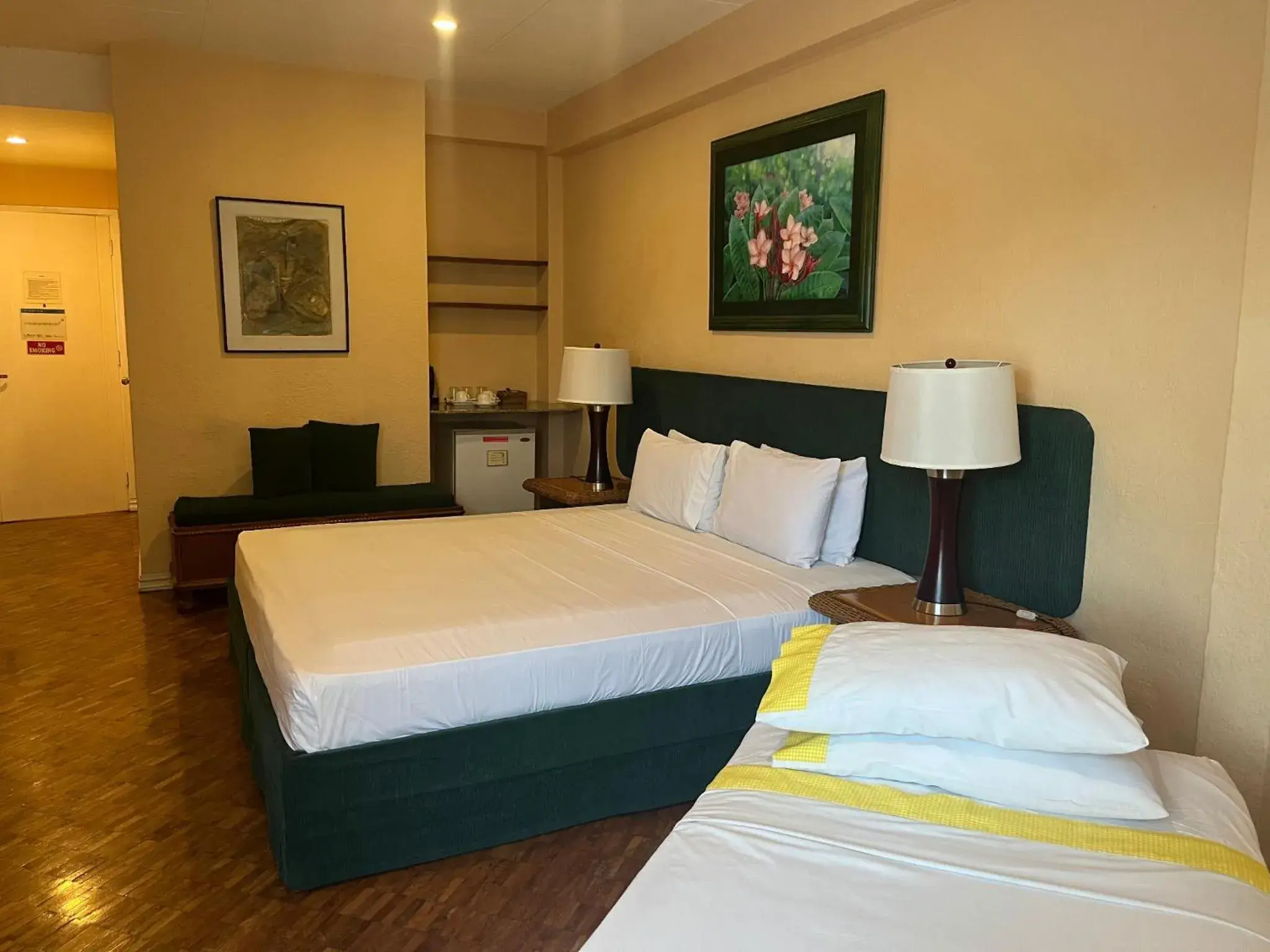 Bedroom, Bed in Coco Grande Hotel Bedroom, Bed in Coco Grande Hotel