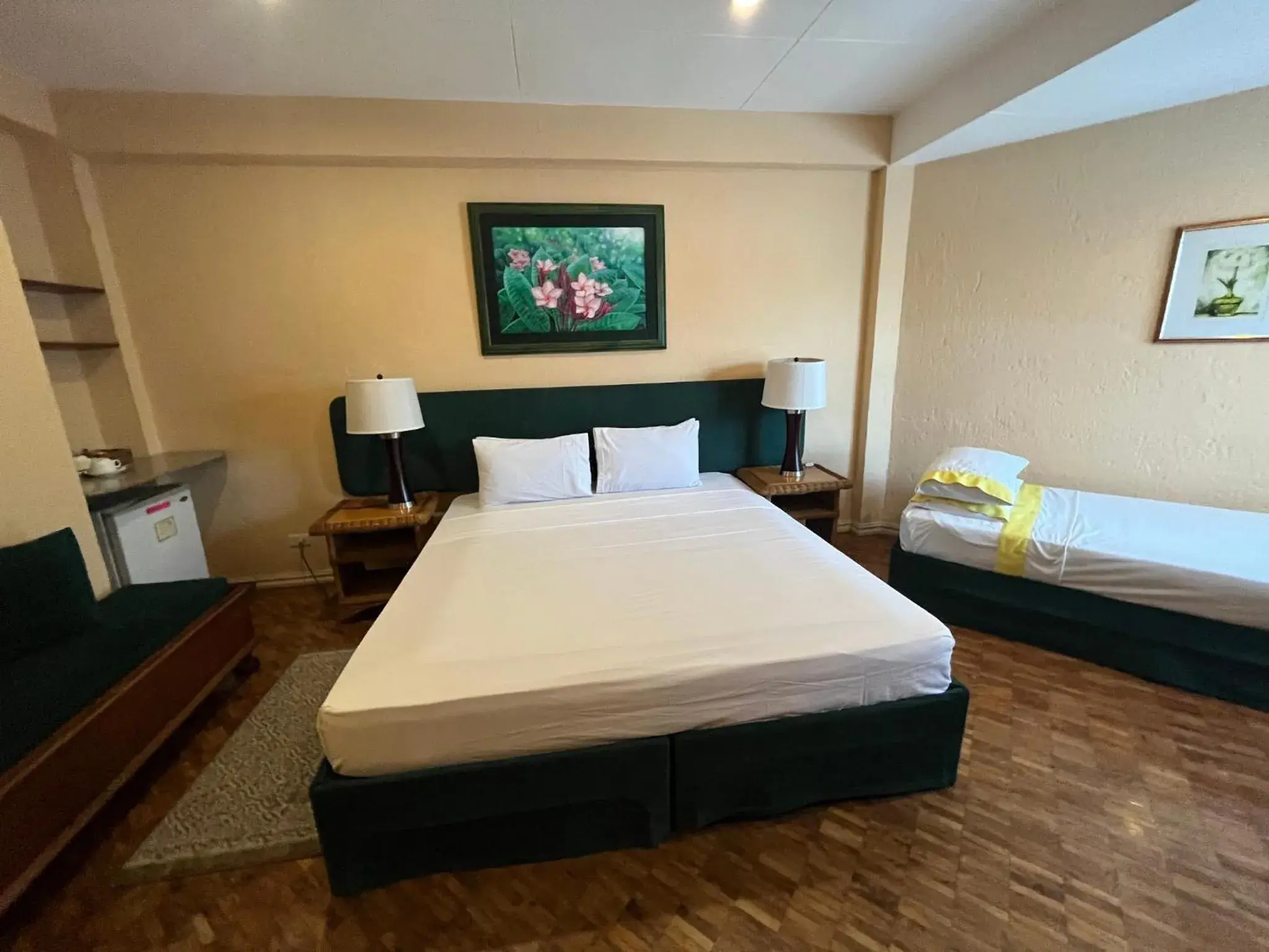 Bedroom, Bed in Coco Grande Hotel Bedroom, Bed in Coco Grande Hotel