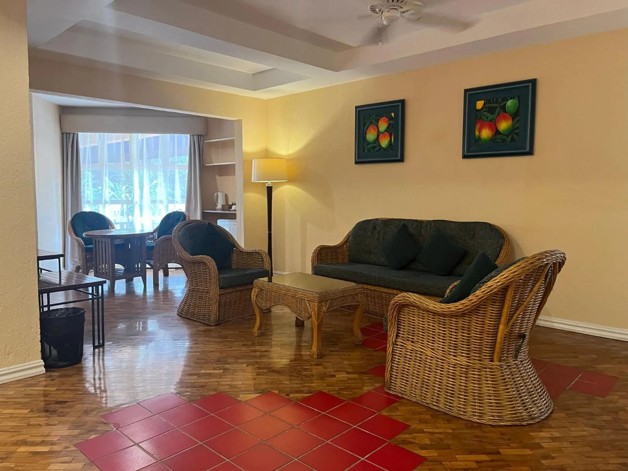 Living room in Coco Grande Hotel