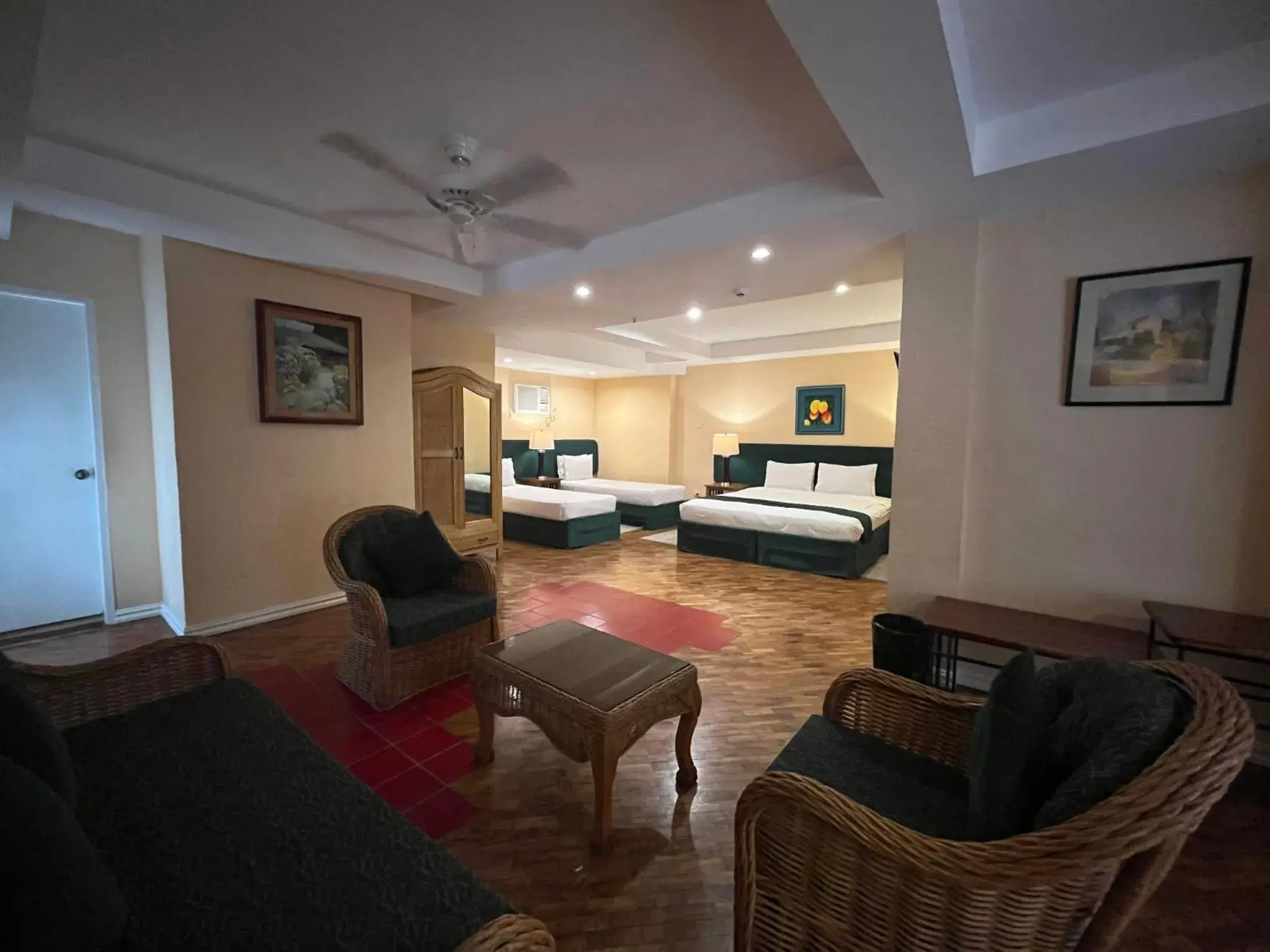 Photo of the whole room, Bed in Coco Grande Hotel Photo of the whole room, Bed in Coco Grande Hotel