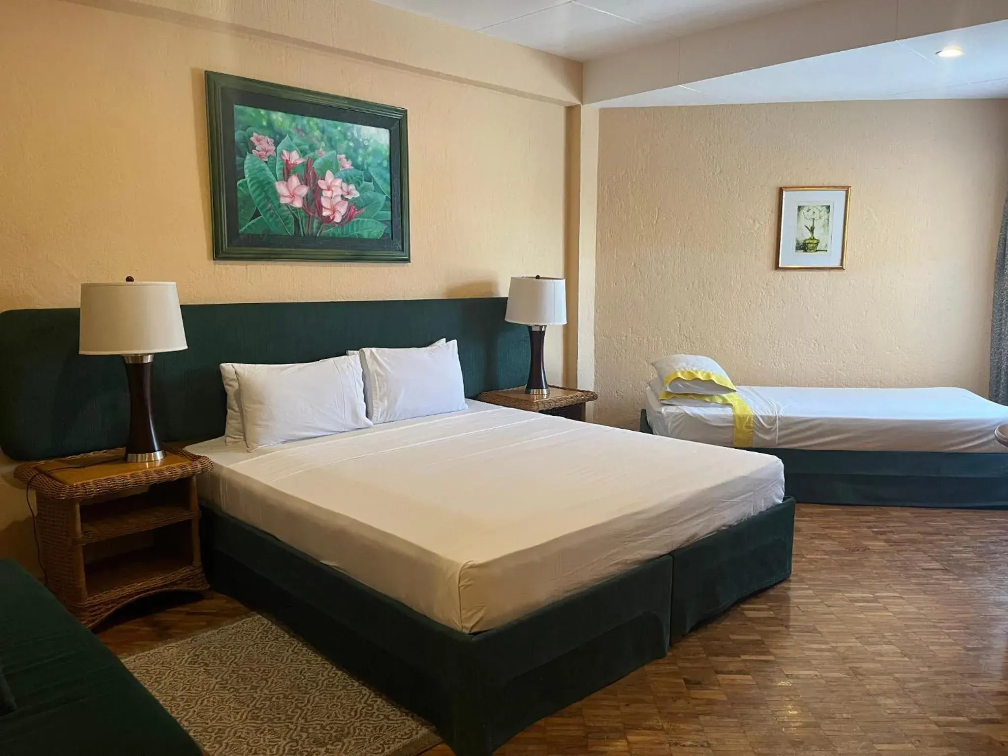 Photo of the whole room, Bed in Coco Grande Hotel Photo of the whole room, Bed in Coco Grande Hotel