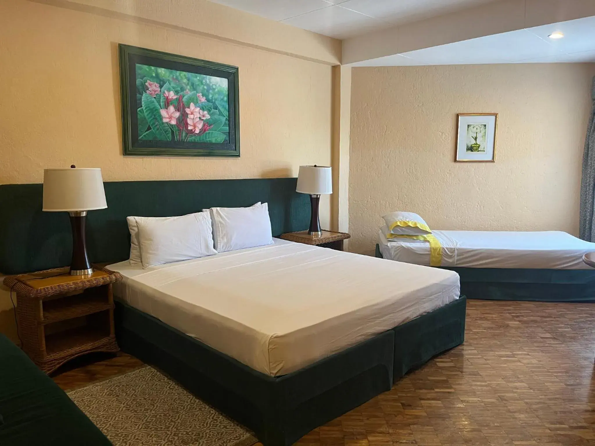 Photo of the whole room, Bed in Coco Grande Hotel Photo of the whole room, Bed in Coco Grande Hotel