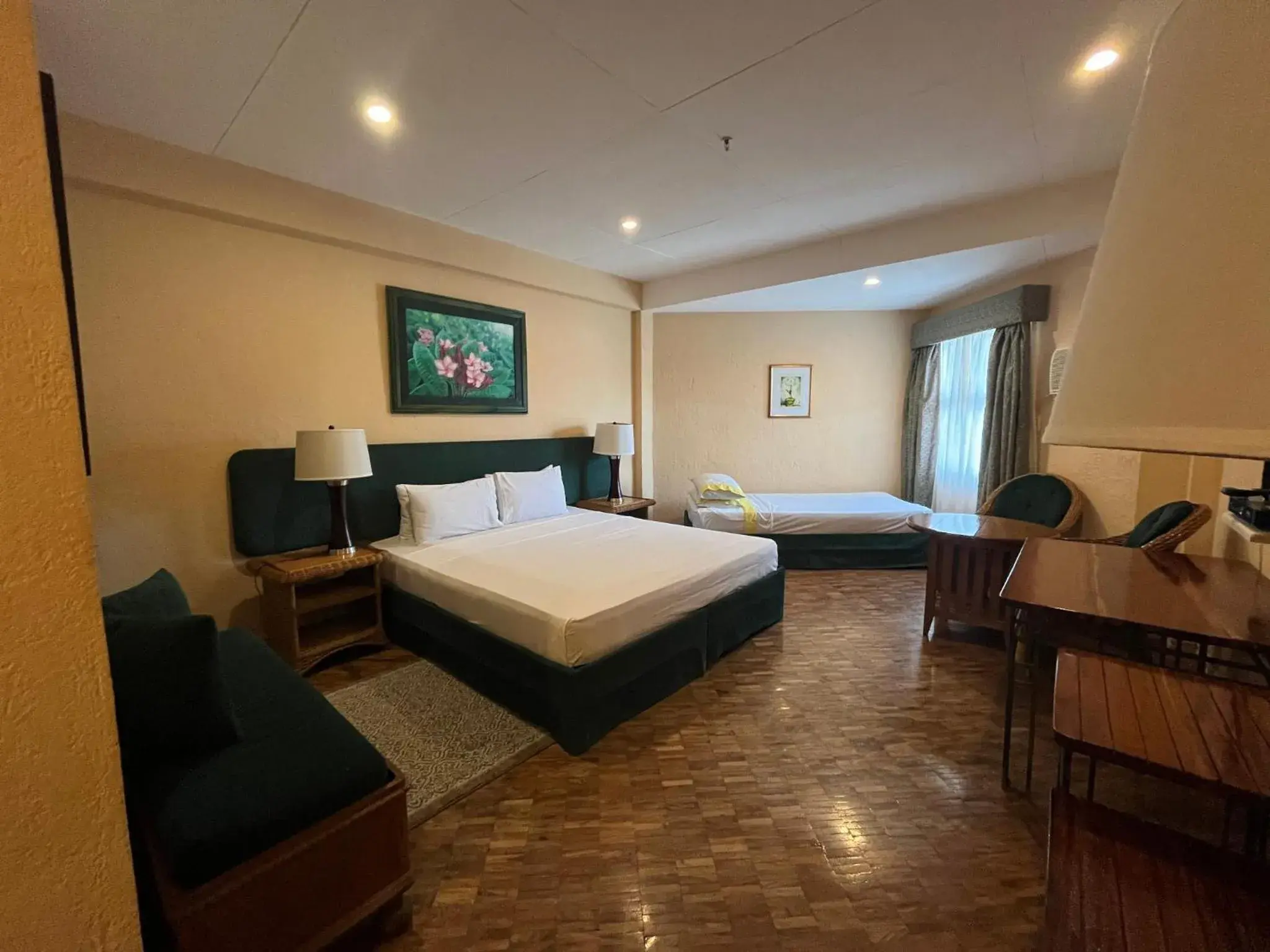 Photo of the whole room, Bed in Coco Grande Hotel Photo of the whole room, Bed in Coco Grande Hotel