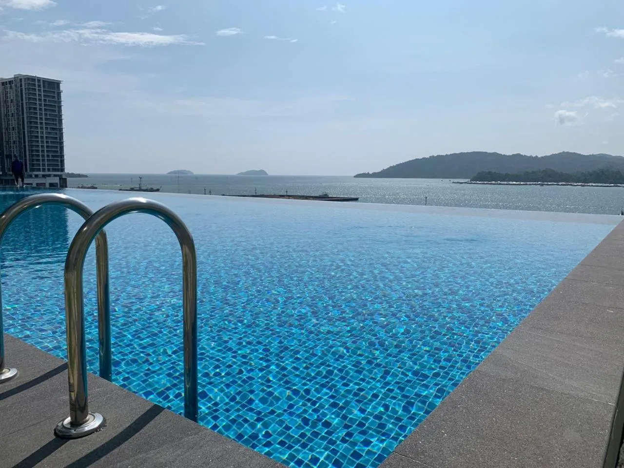 Swimming pool in TF Sunset Ocean View Homestay - Jesselton Quay