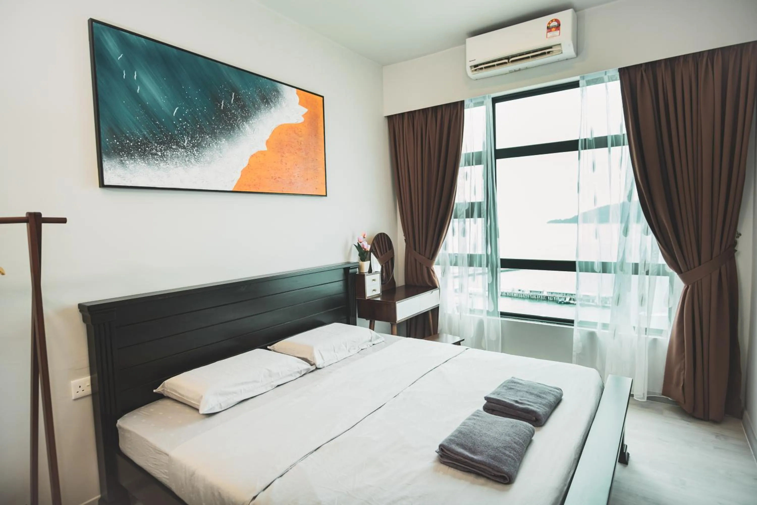 Bed in TF Sunset Ocean View Homestay - Jesselton Quay