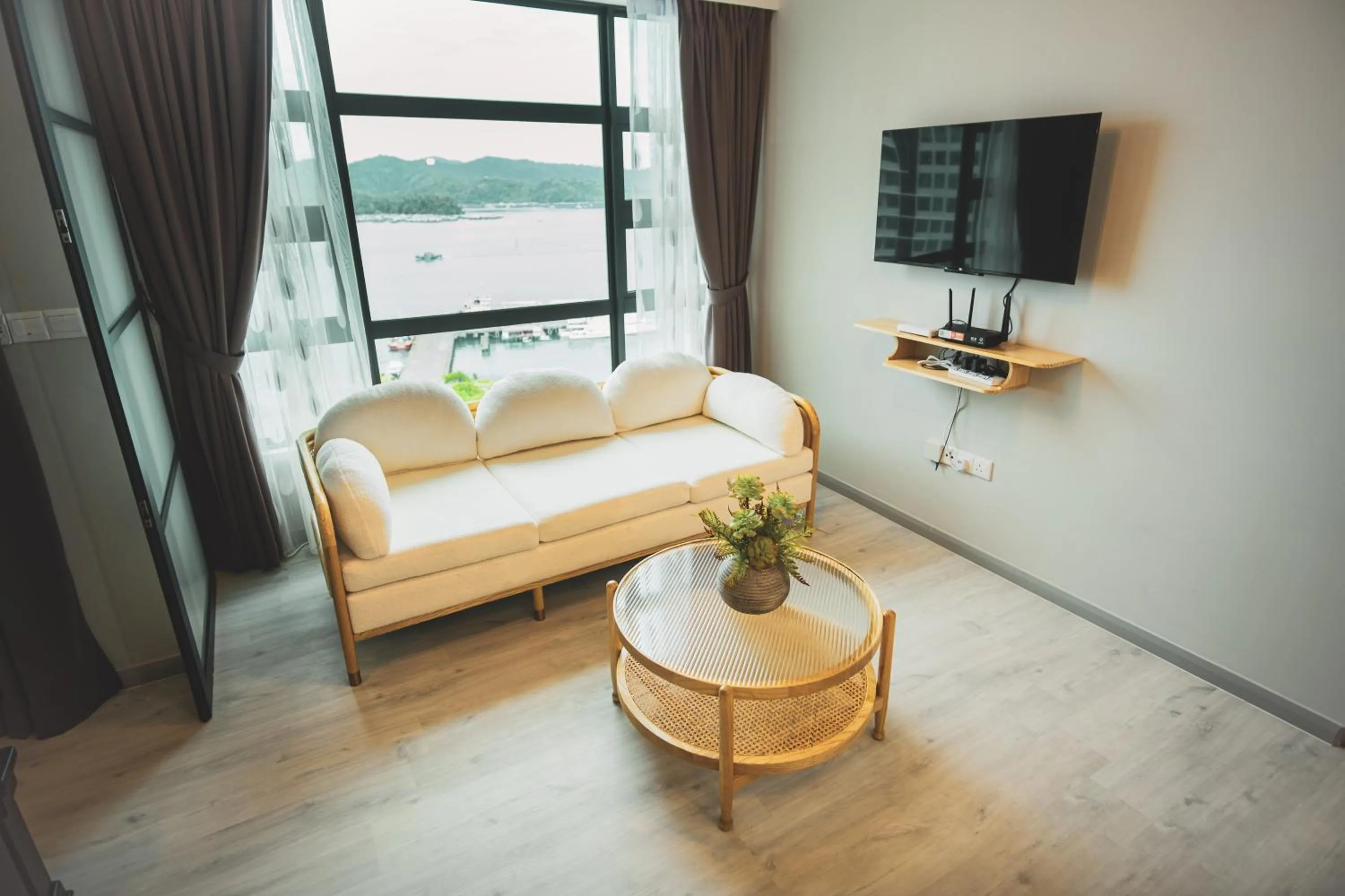 Bed in TF Sunset Ocean View Homestay - Jesselton Quay