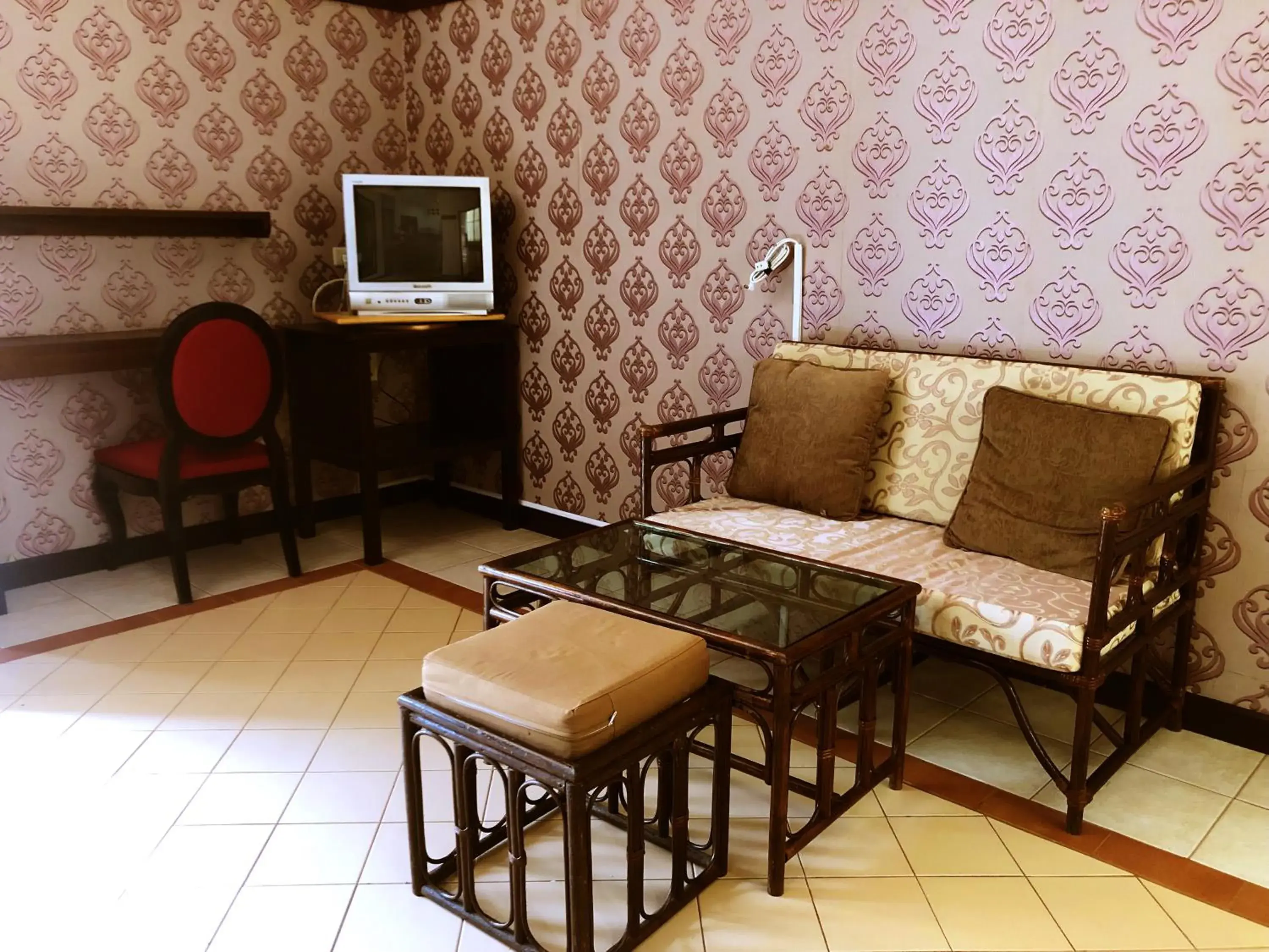 Sutus Court 7 Sutus Court 7