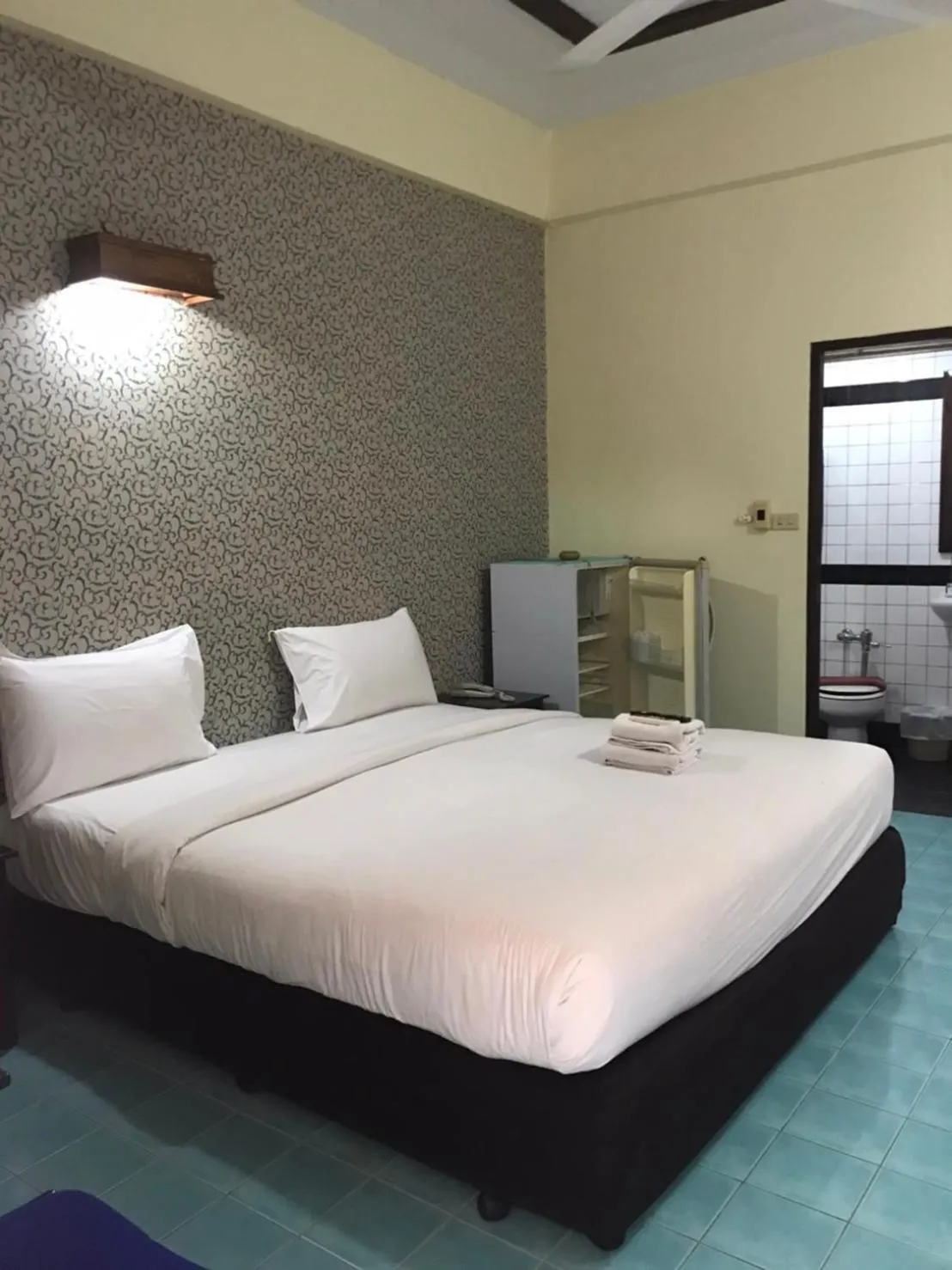 Bed in Sutus Court 7