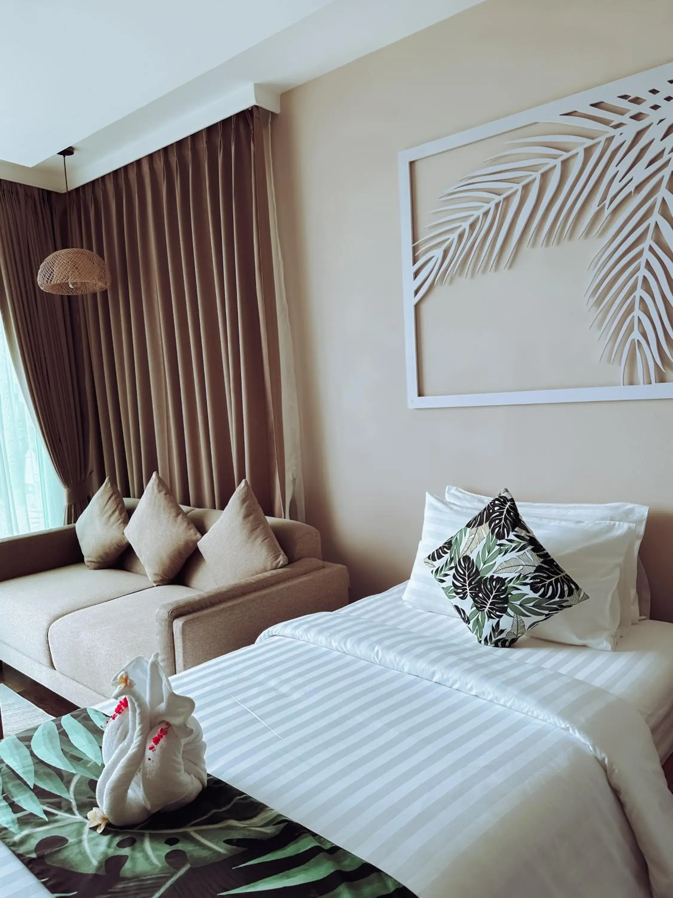 Bedroom, Bed in Vannee Golden Sands Beachfront Resort Bedroom, Bed in Vannee Golden Sands Beachfront Resort