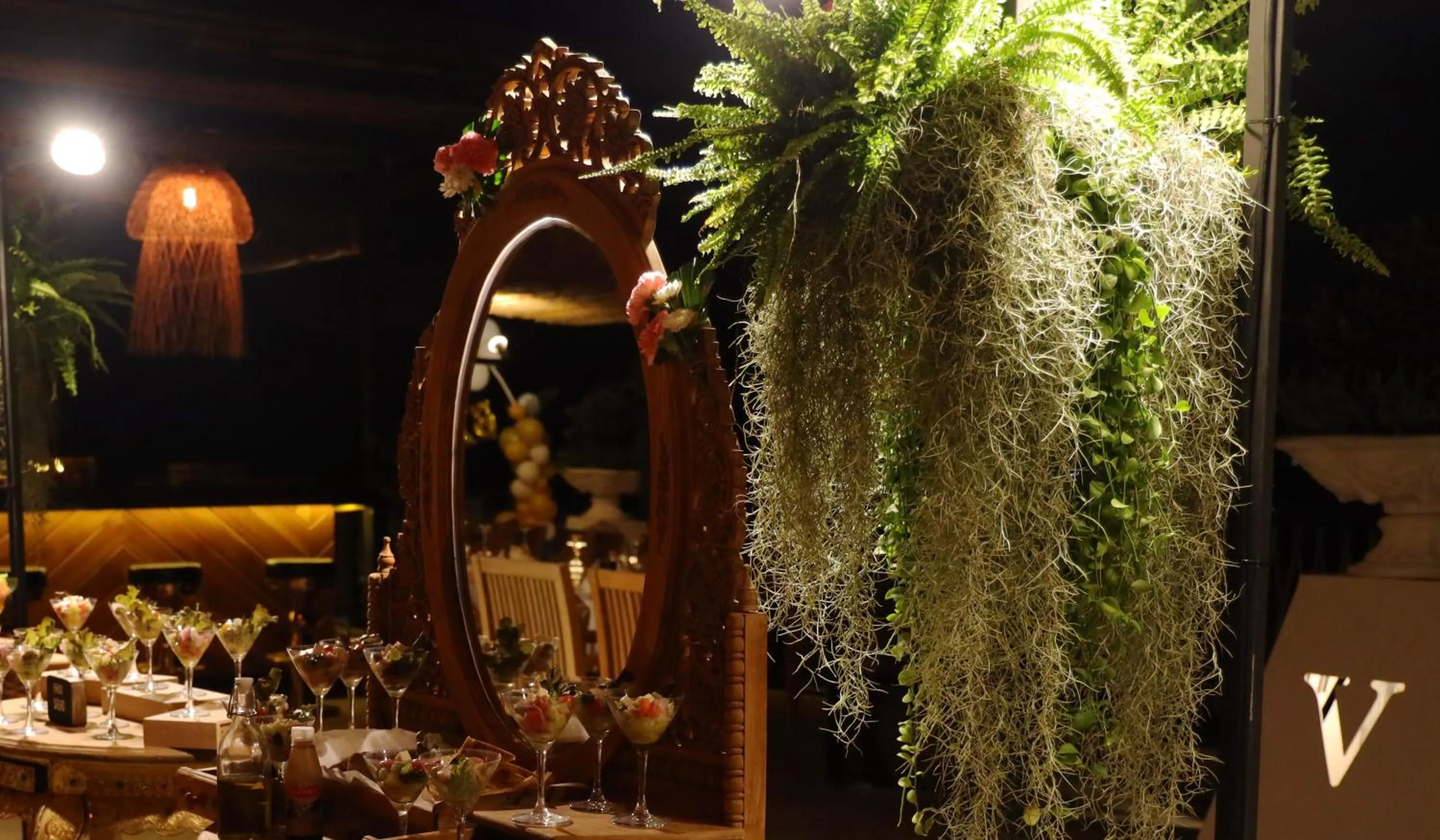 Food and drinks in Vannee Golden Sands Beachfront Resort