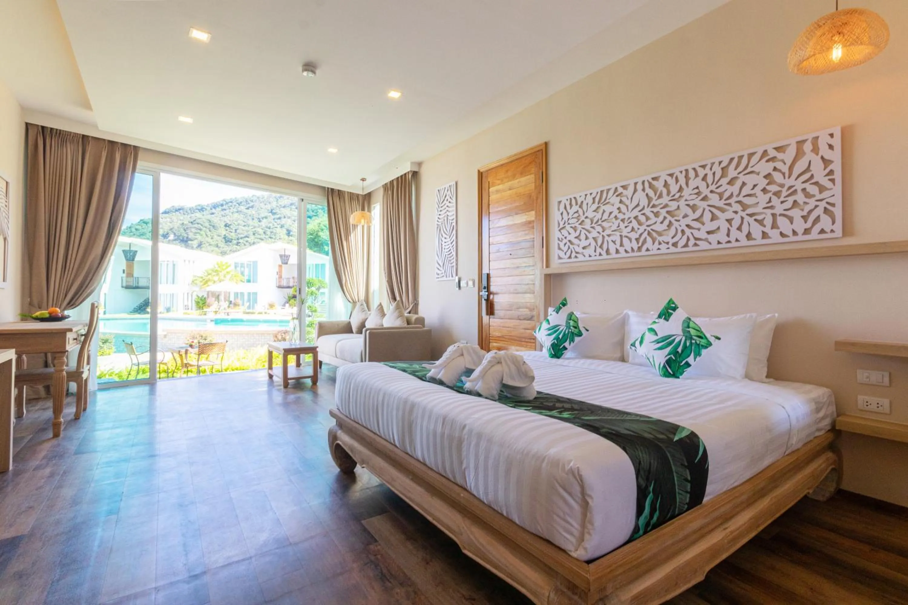 Bedroom, Bed in Vannee Golden Sands Beachfront Resort