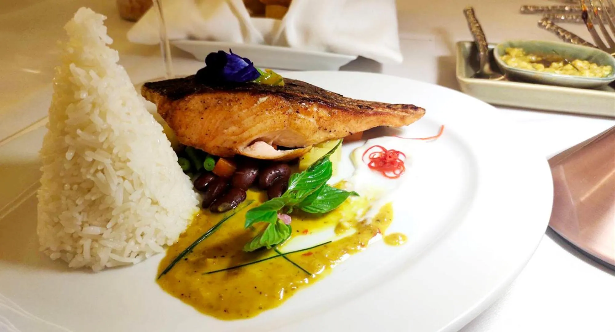 Food and drinks in Vannee Golden Sands Beachfront Resort