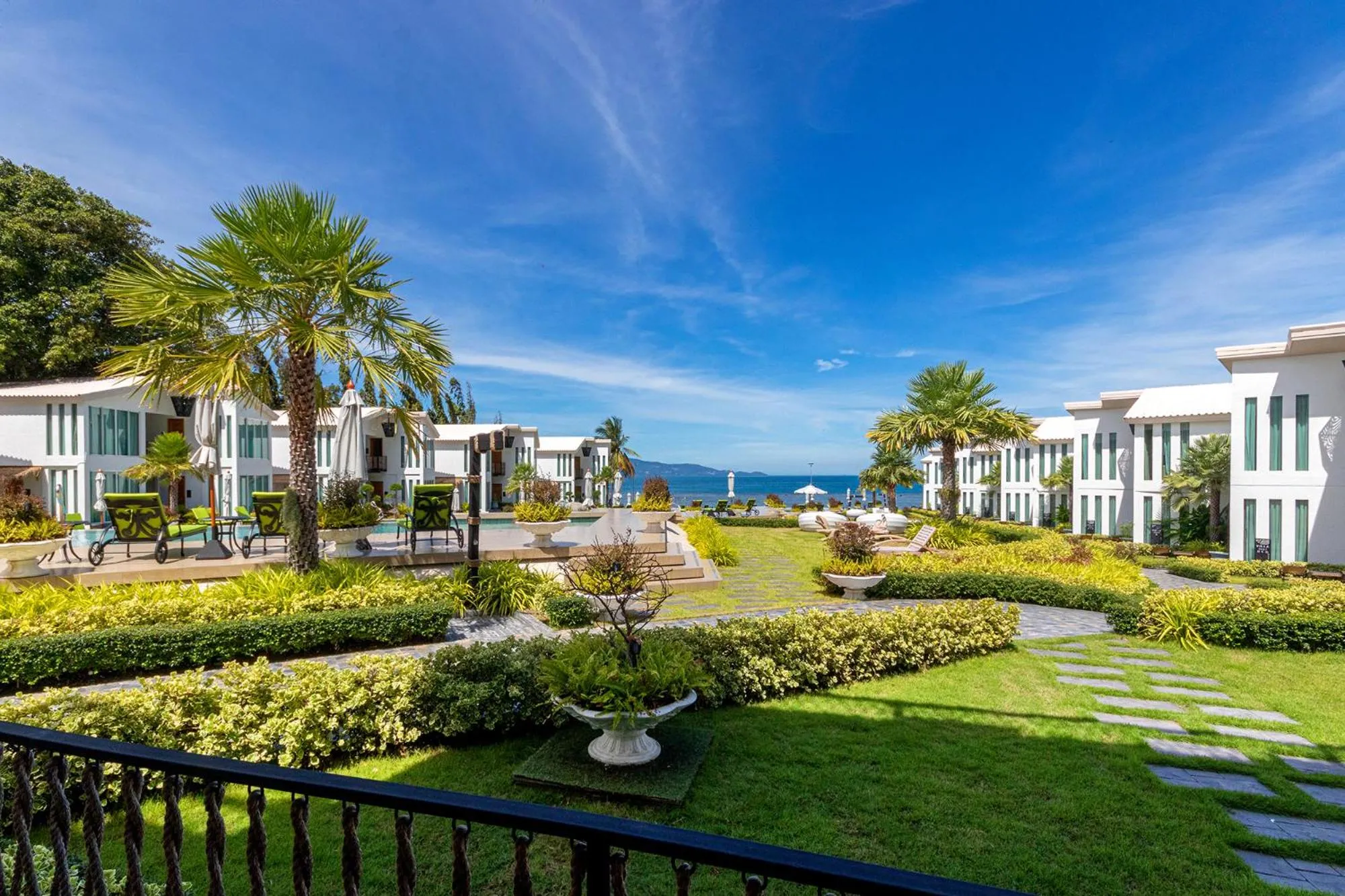 Garden in Vannee Golden Sands Beachfront Resort
