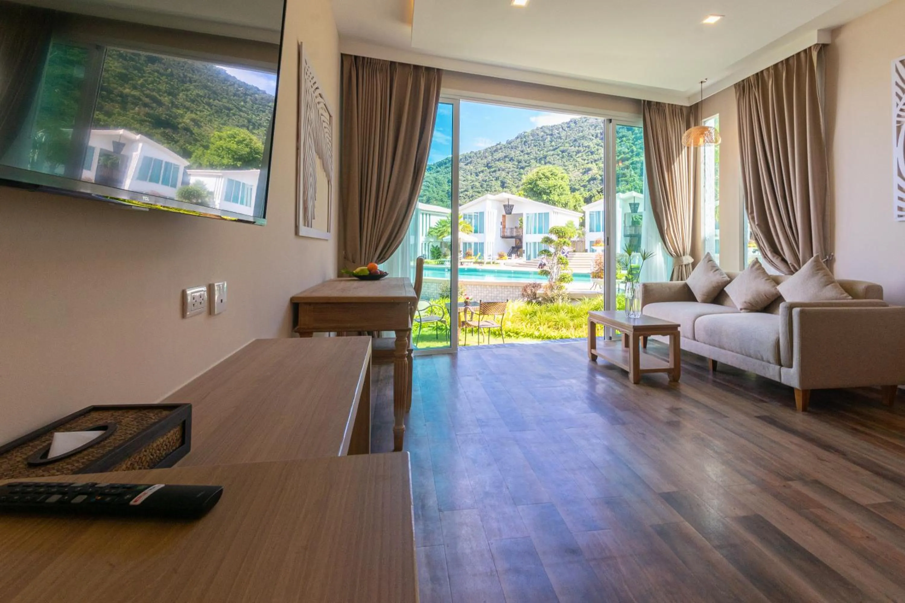 Living room in Vannee Golden Sands Beachfront Resort