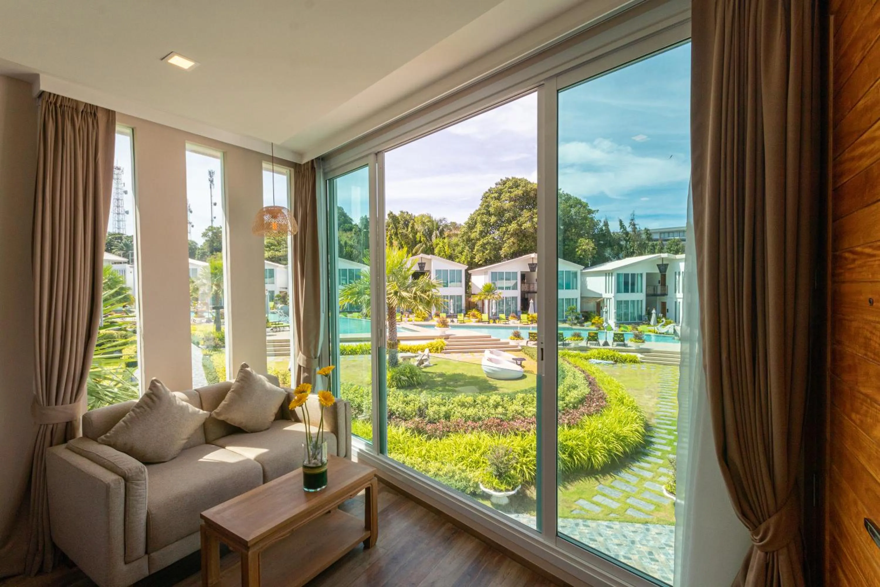 Garden in Vannee Golden Sands Beachfront Resort