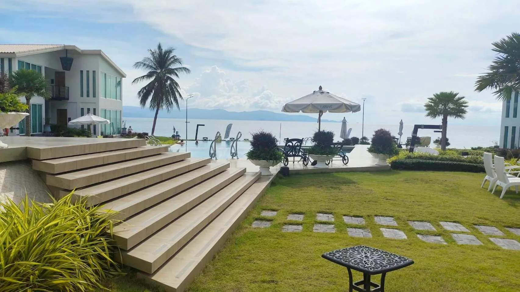 Property building in Vannee Golden Sands Beachfront Resort