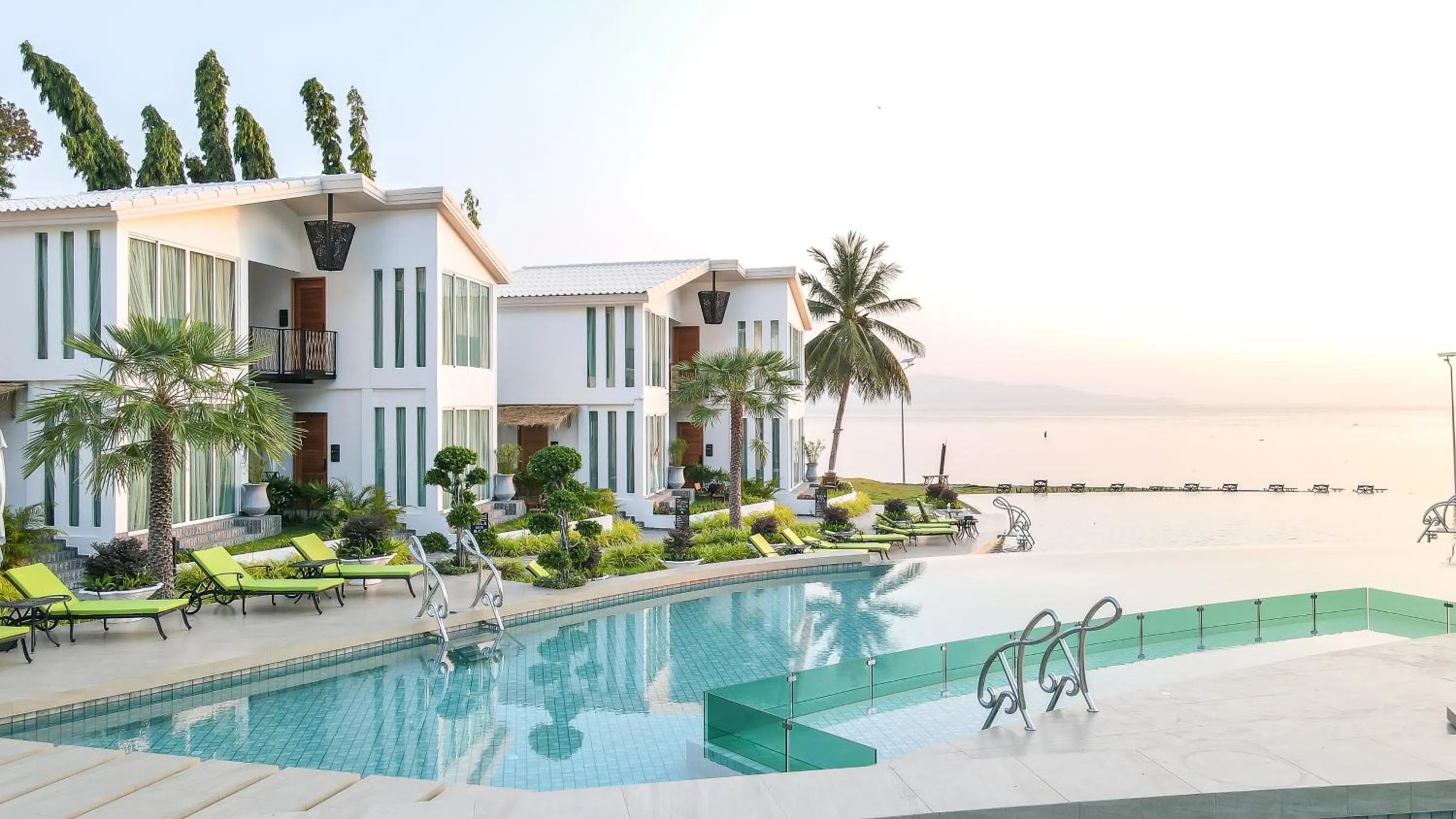 Property building in Vannee Golden Sands Beachfront Resort