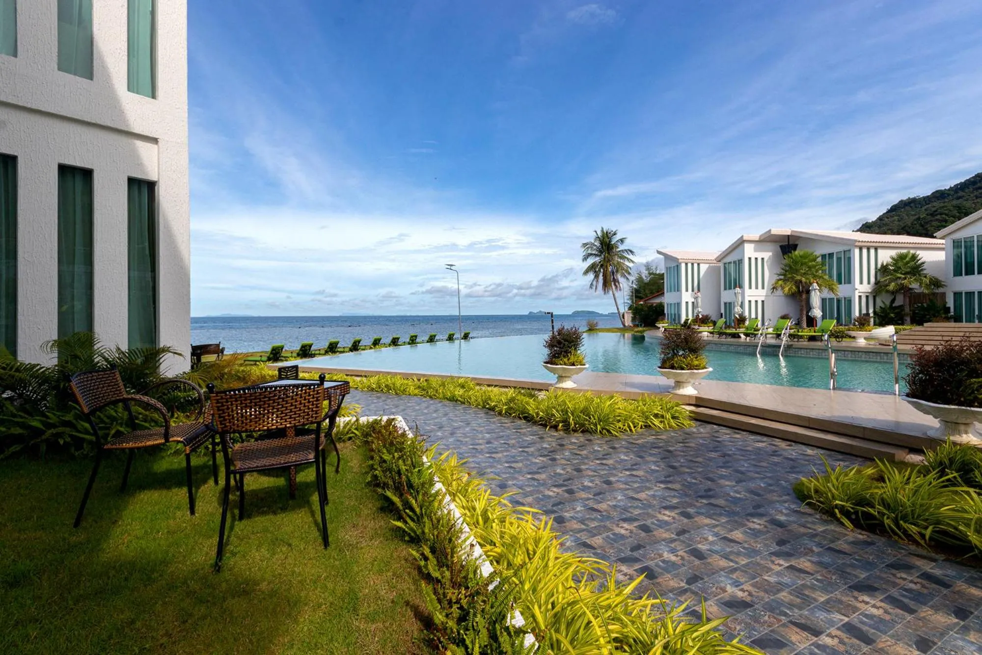 Property building in Vannee Golden Sands Beachfront Resort