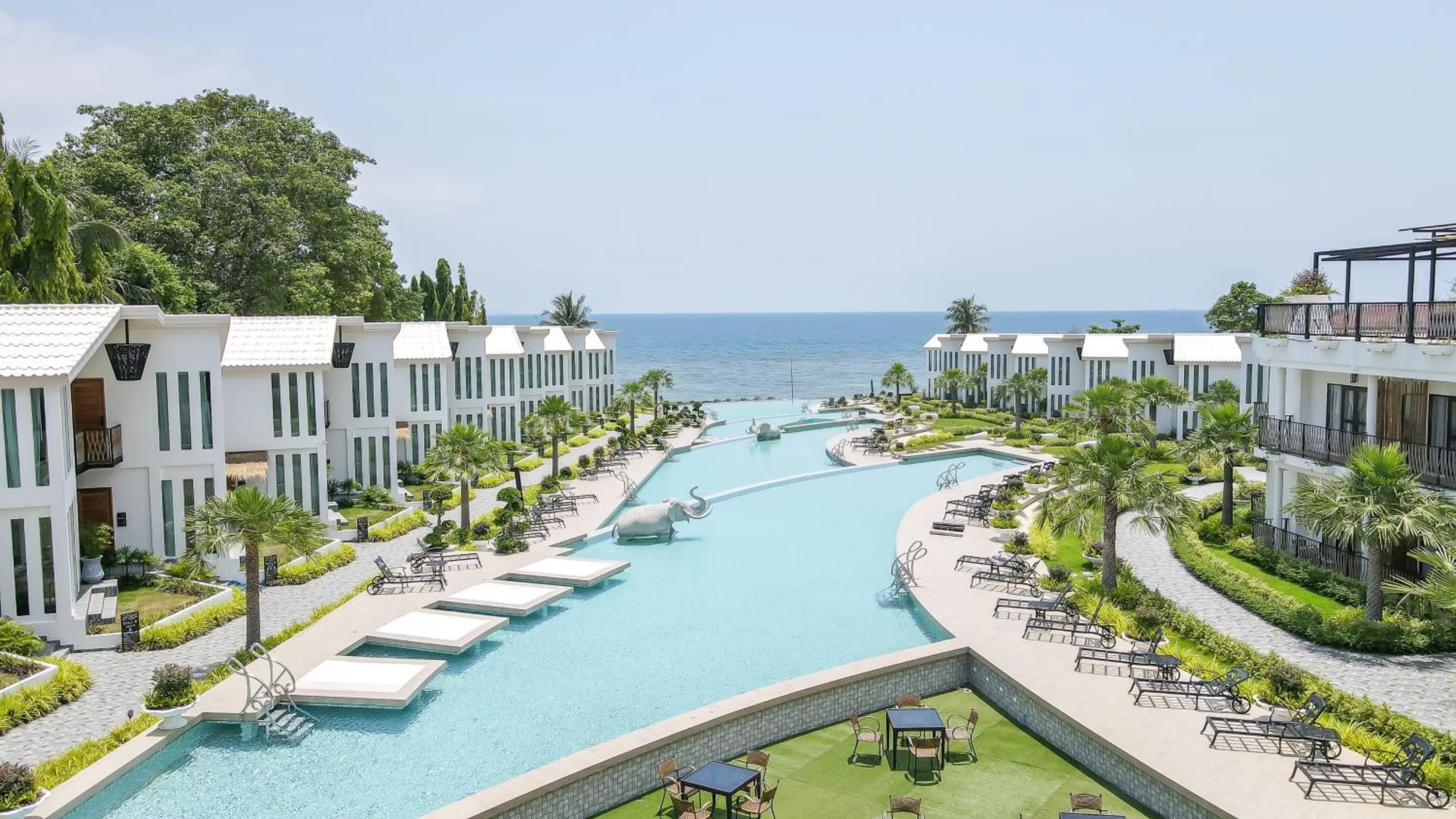 Sea view in Vannee Golden Sands Beachfront Resort