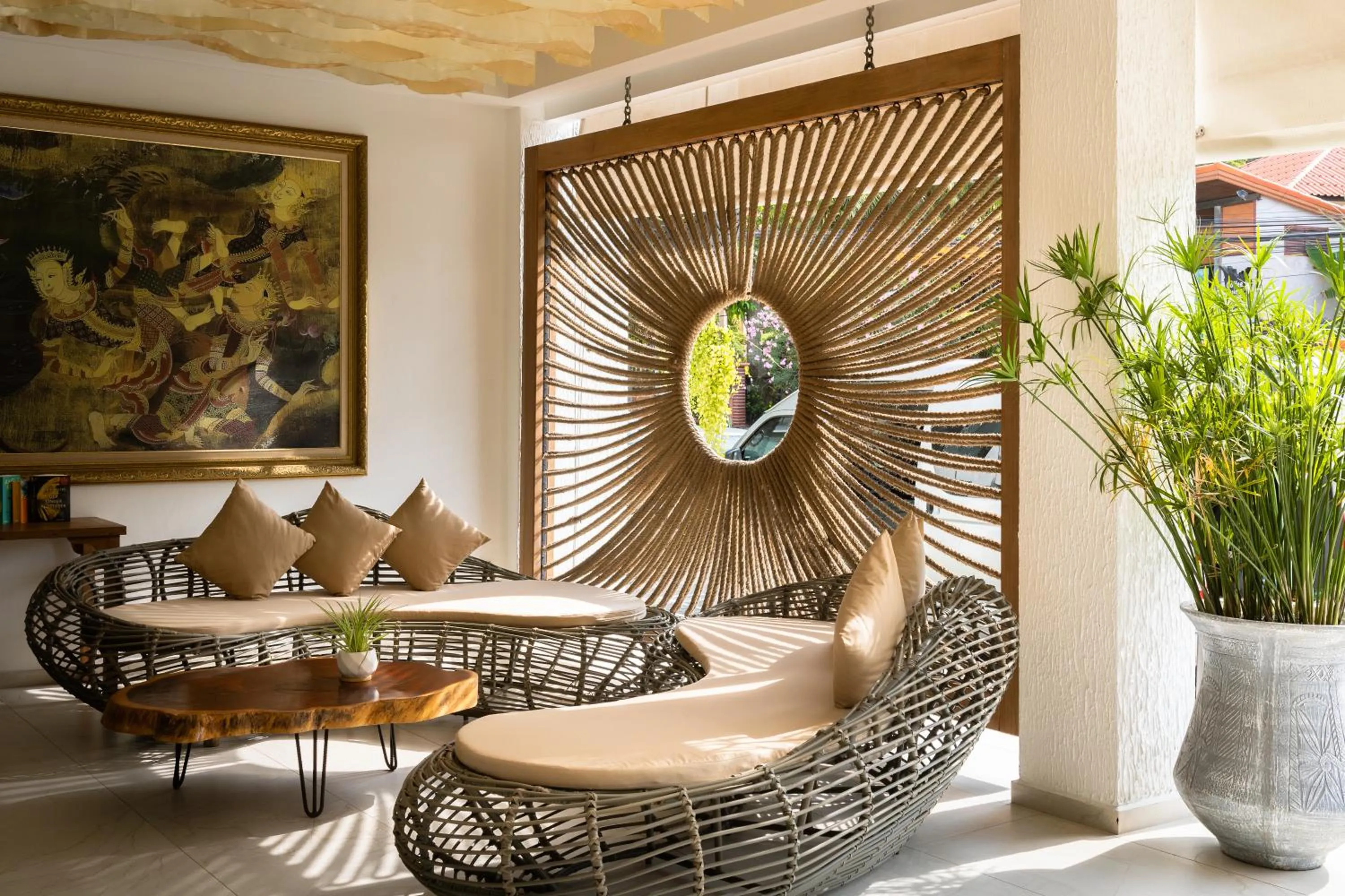 Seating area in Vannee Golden Sands Beachfront Resort