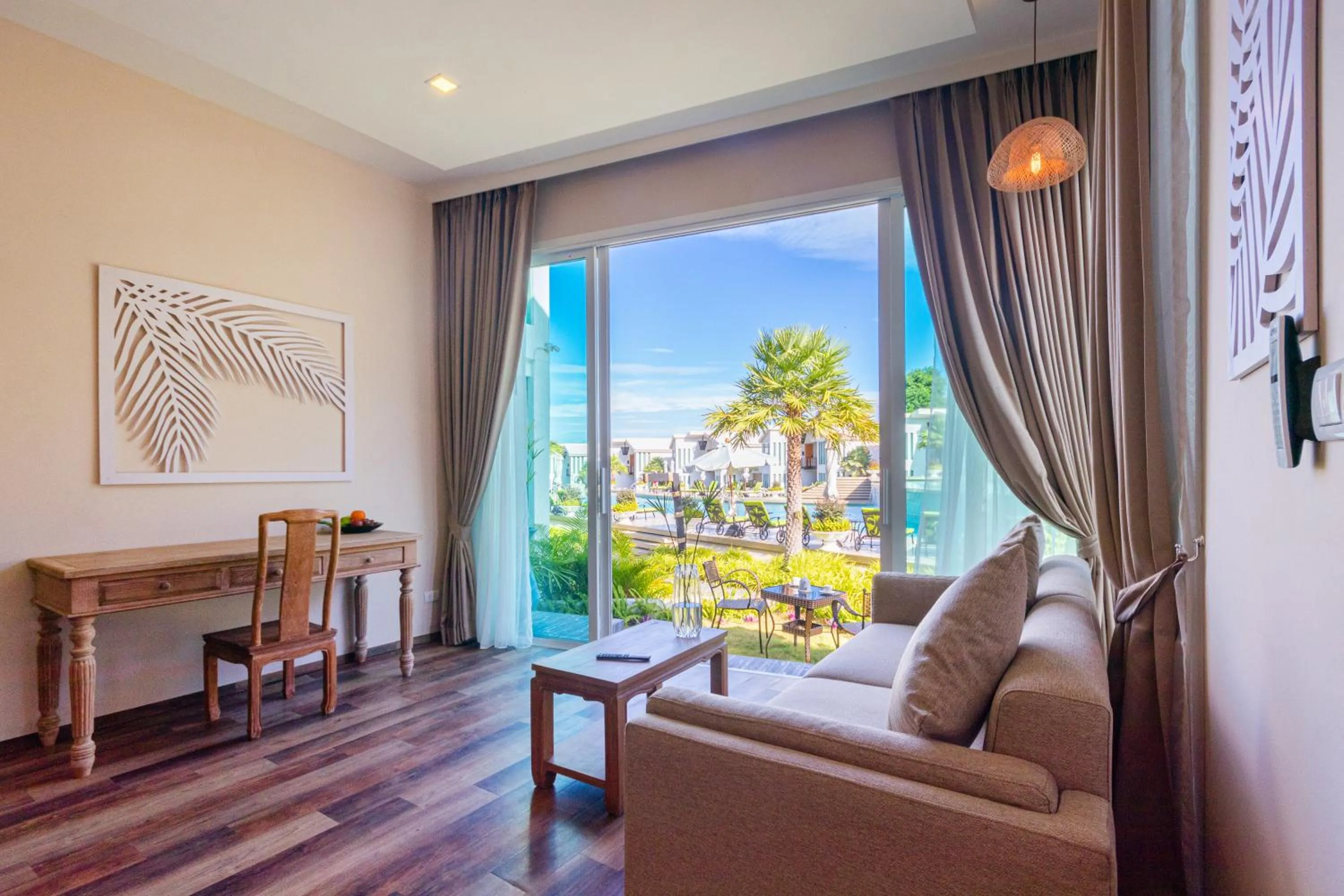 Living room in Vannee Golden Sands Beachfront Resort