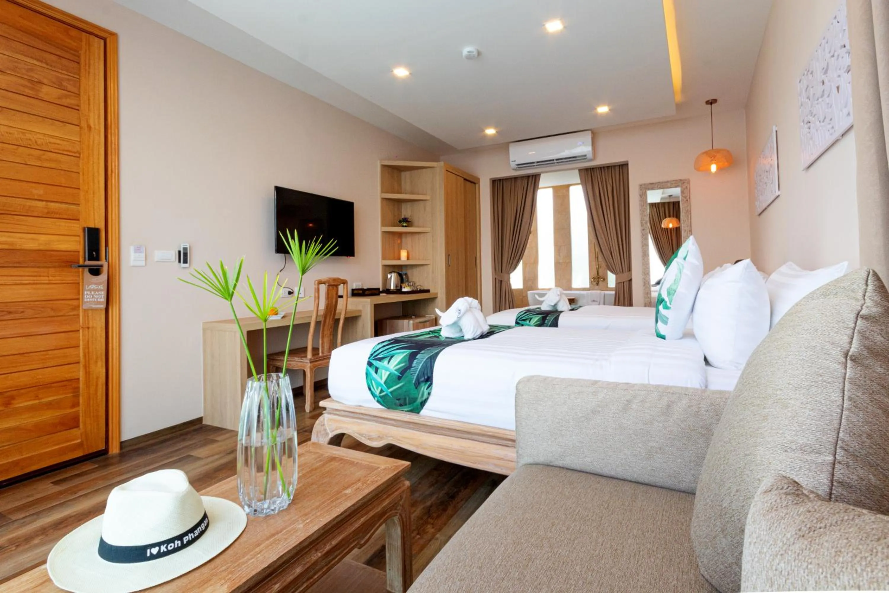 Bedroom, Bed in Vannee Golden Sands Beachfront Resort